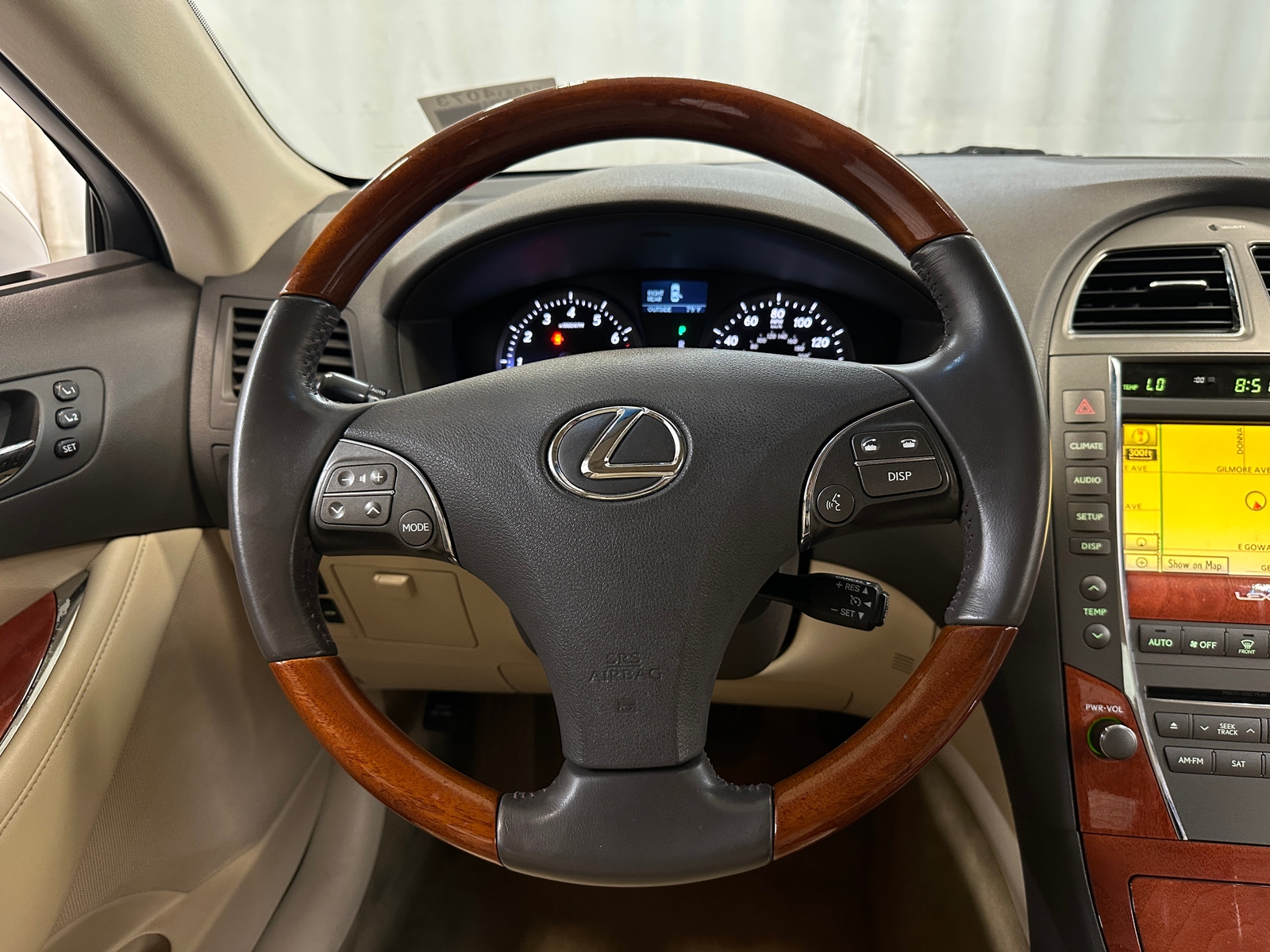 Thumbnail: 2011 Lexus ES - 4
