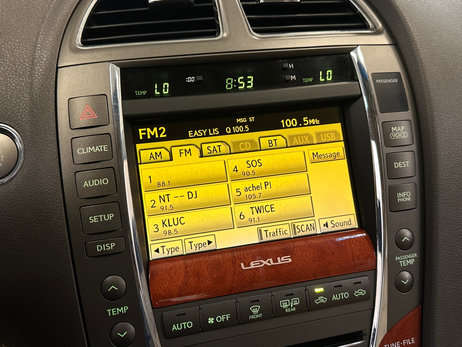 Thumbnail: 2011 Lexus ES - 3