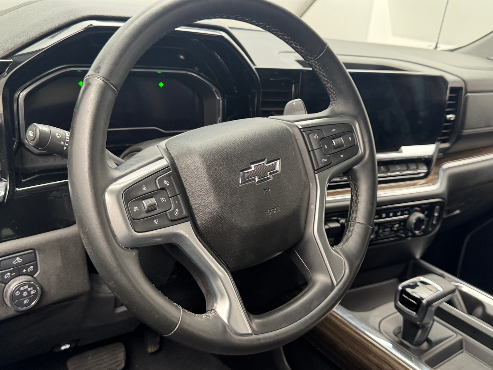 Thumbnail: 2024 Chevrolet Silverado 1500 - 5