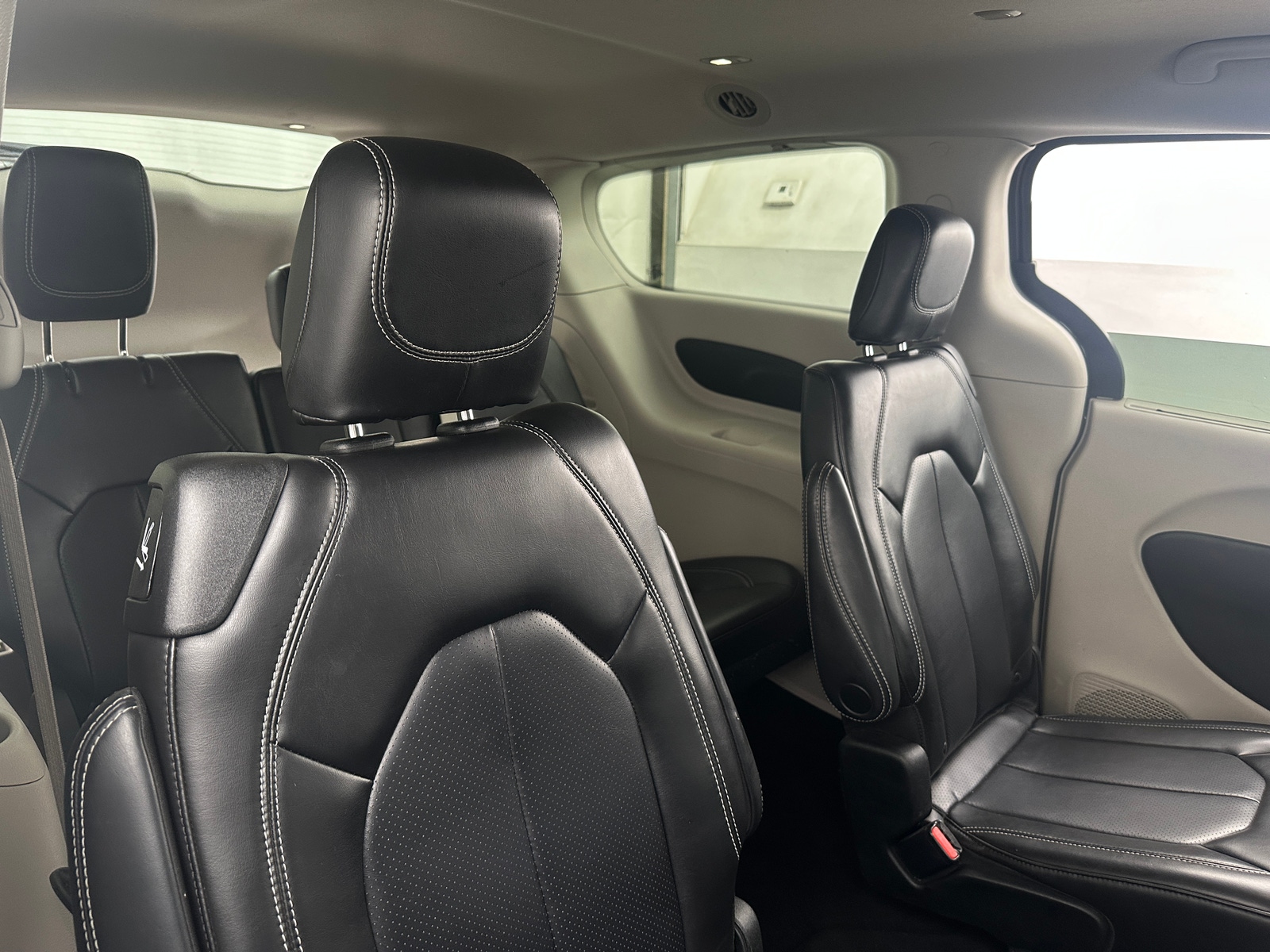Thumbnail: 2023 Chrysler Pacifica - 5