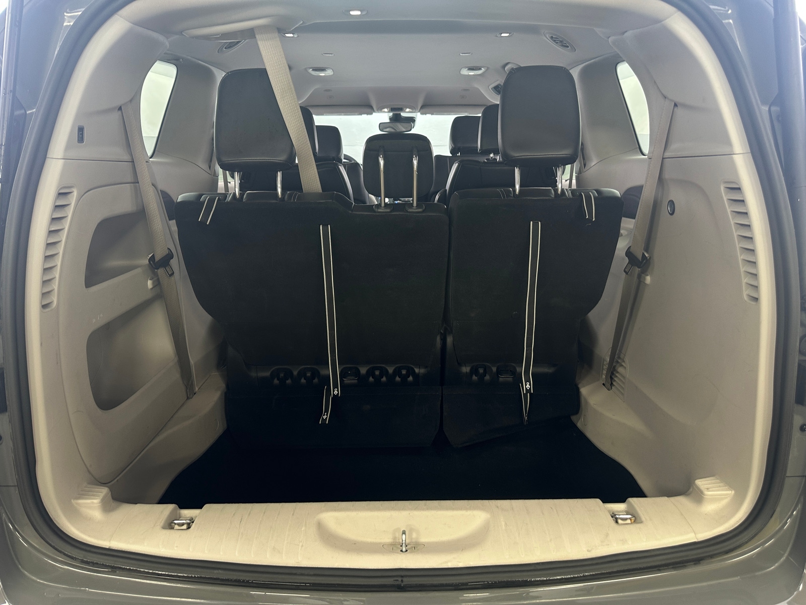 Thumbnail: 2023 Chrysler Pacifica - 6