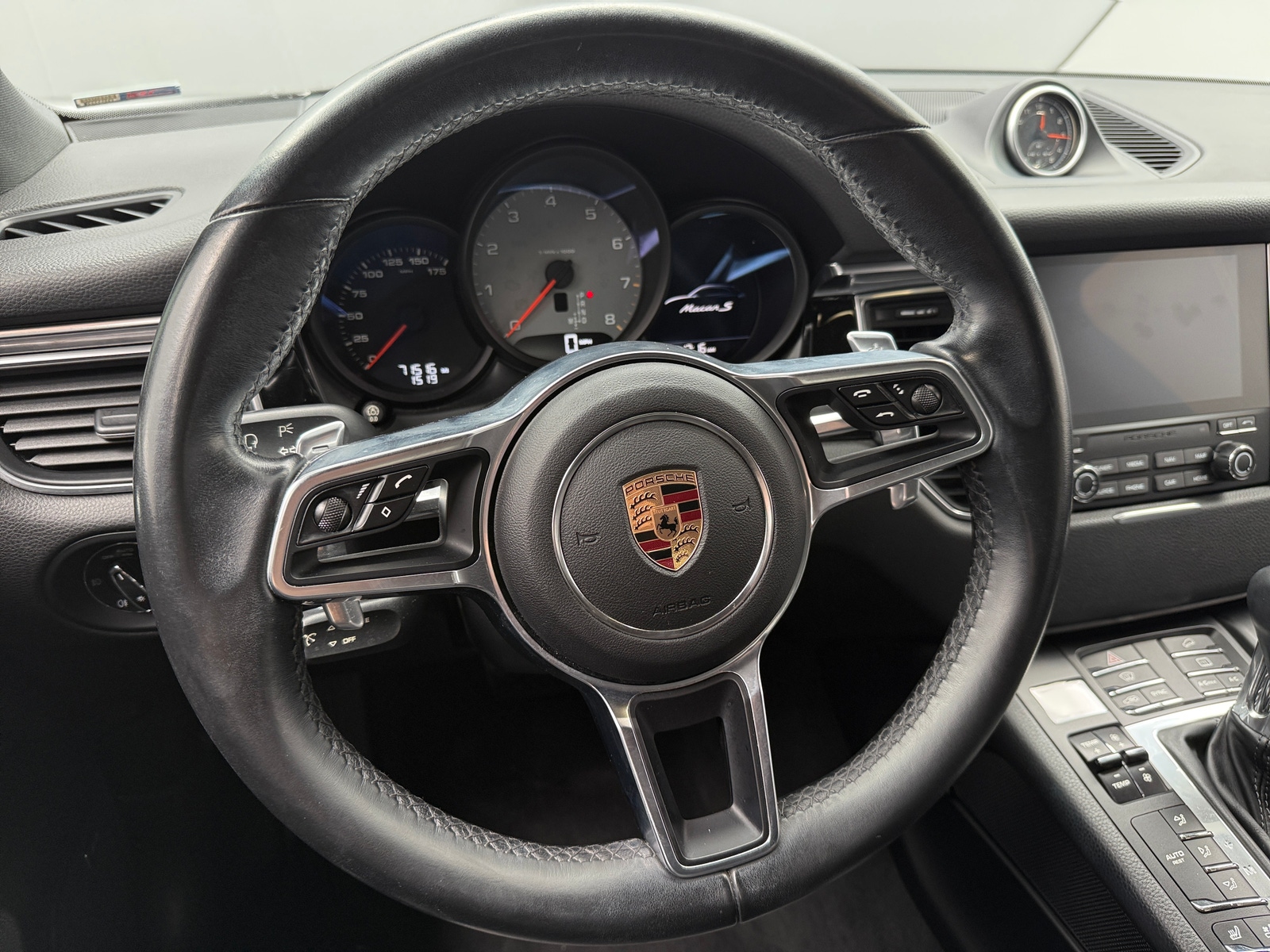 Thumbnail: 2017 Porsche Macan - 5