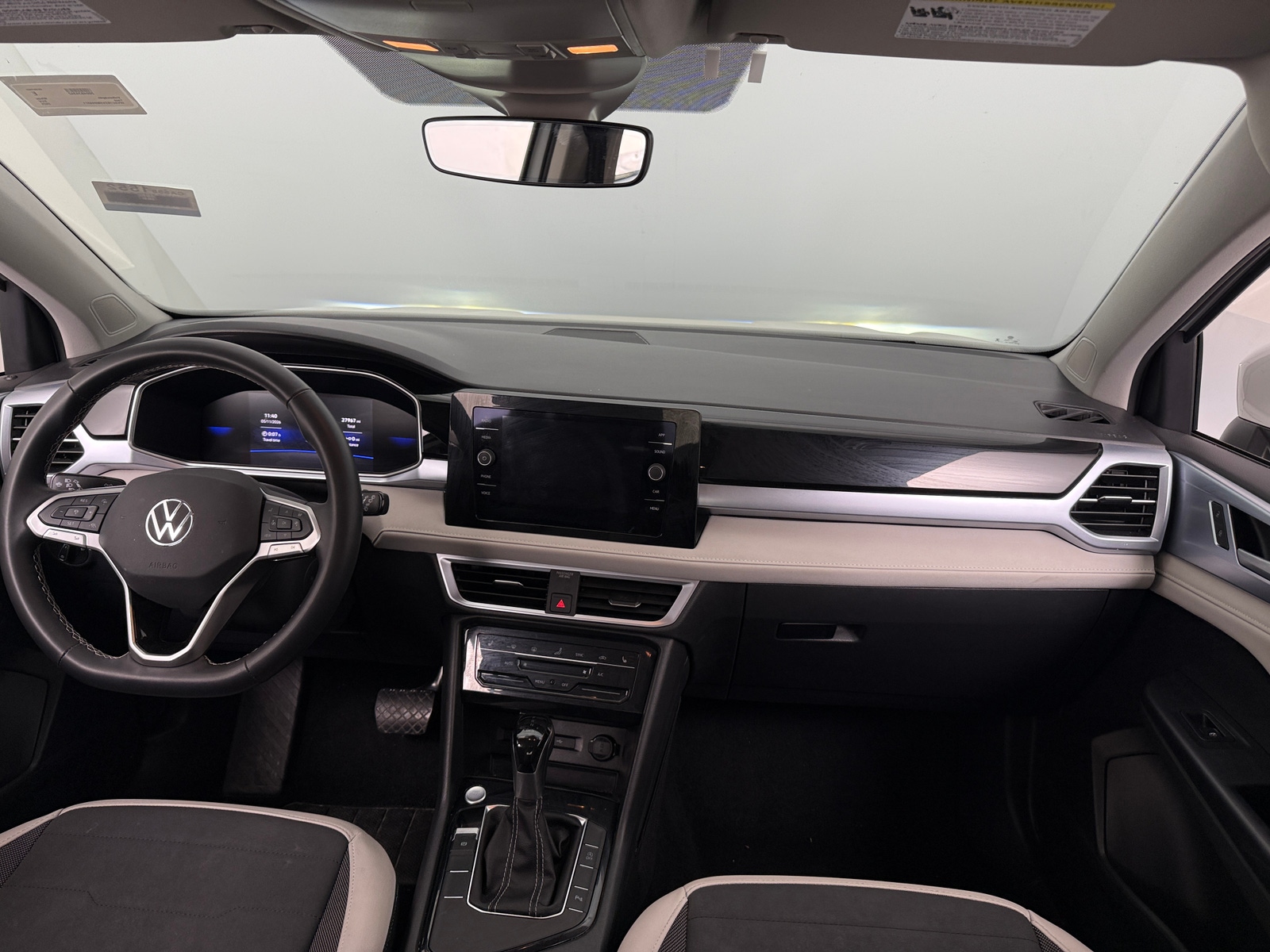 Thumbnail: 2025 Volkswagen Taos - 2