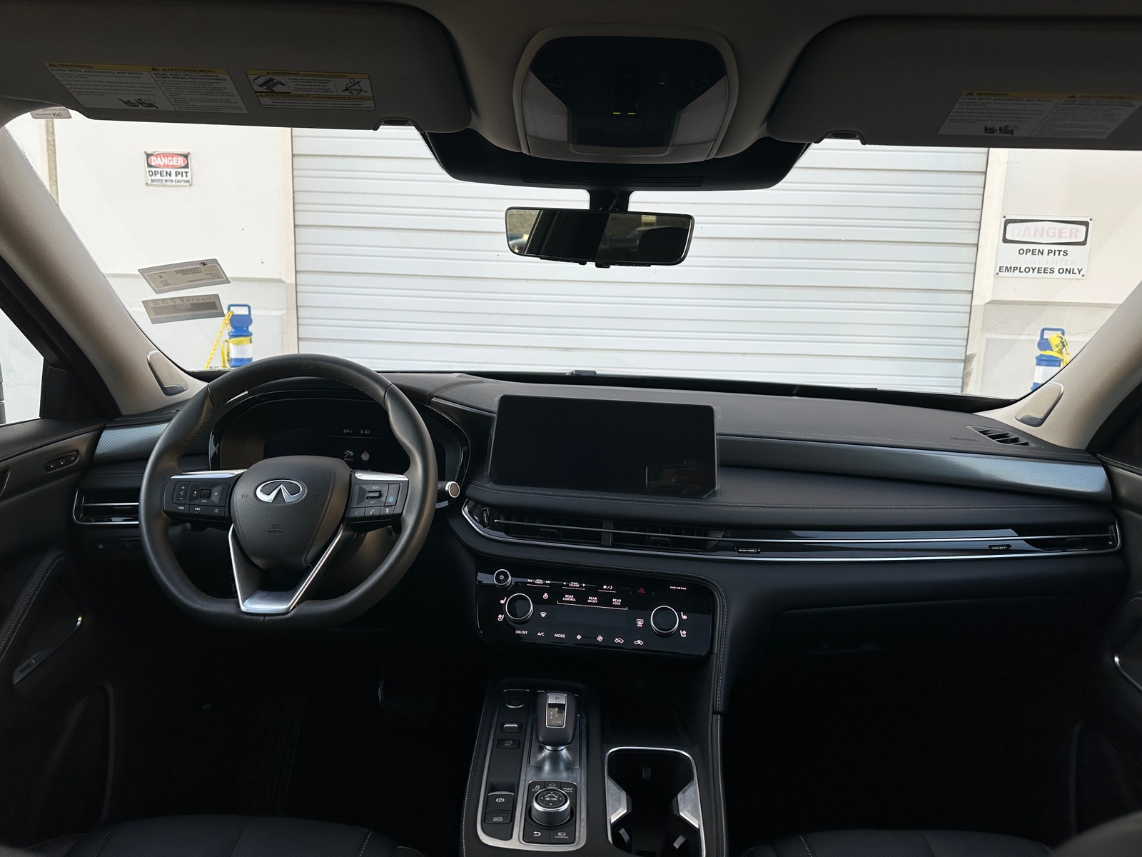 Thumbnail: 2025 INFINITI QX60 - 2