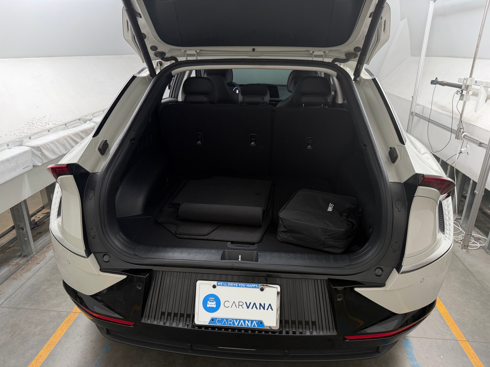 Thumbnail: 2022 Kia EV6 - 6