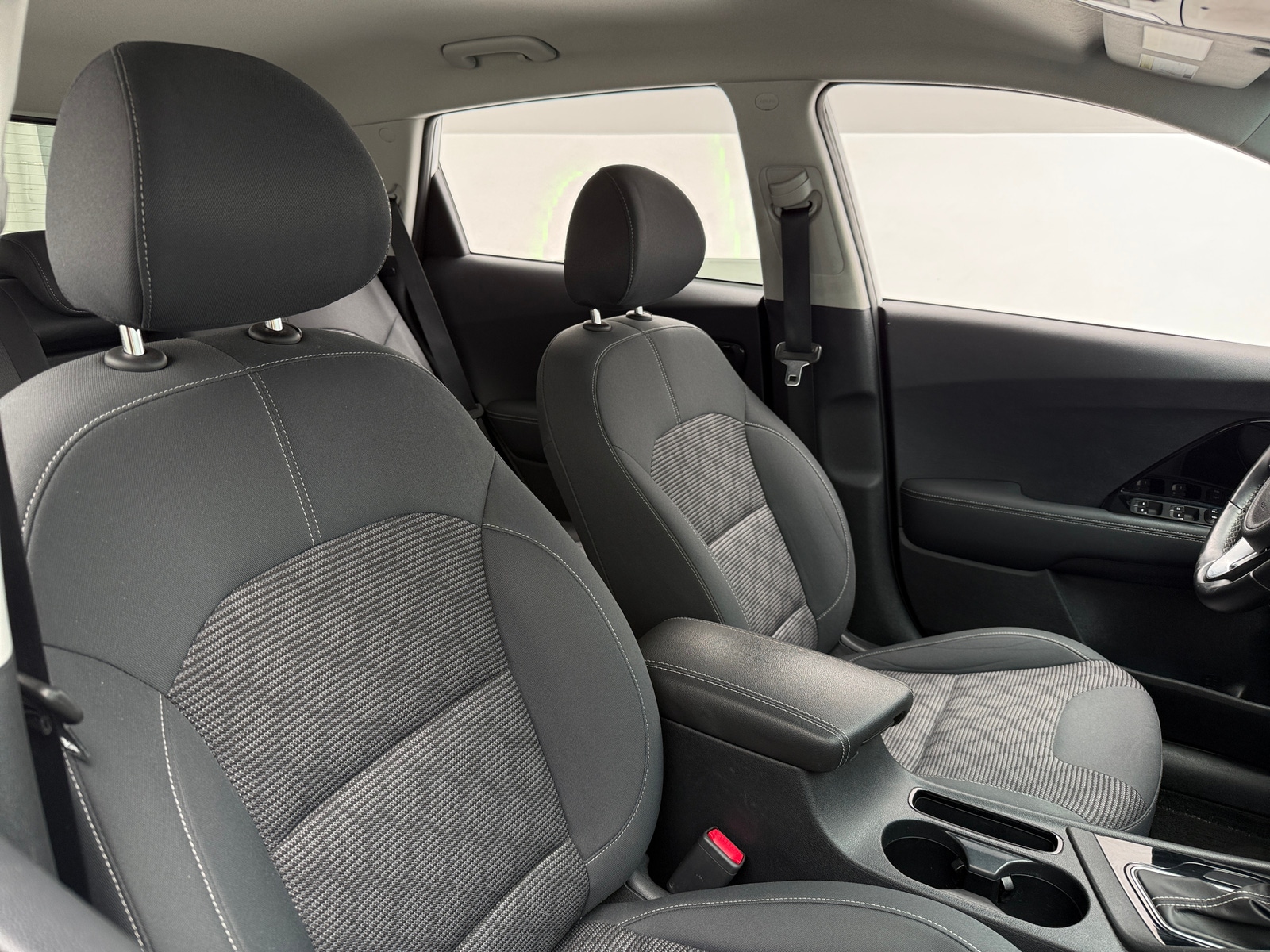 Thumbnail: 2020 Kia Niro - 2