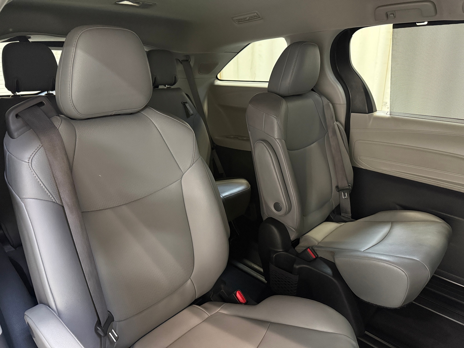 Thumbnail: 2022 Toyota Sienna - 5