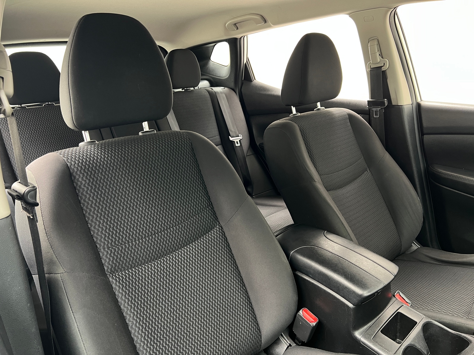Thumbnail: 2017 Nissan Rogue Sport - 2