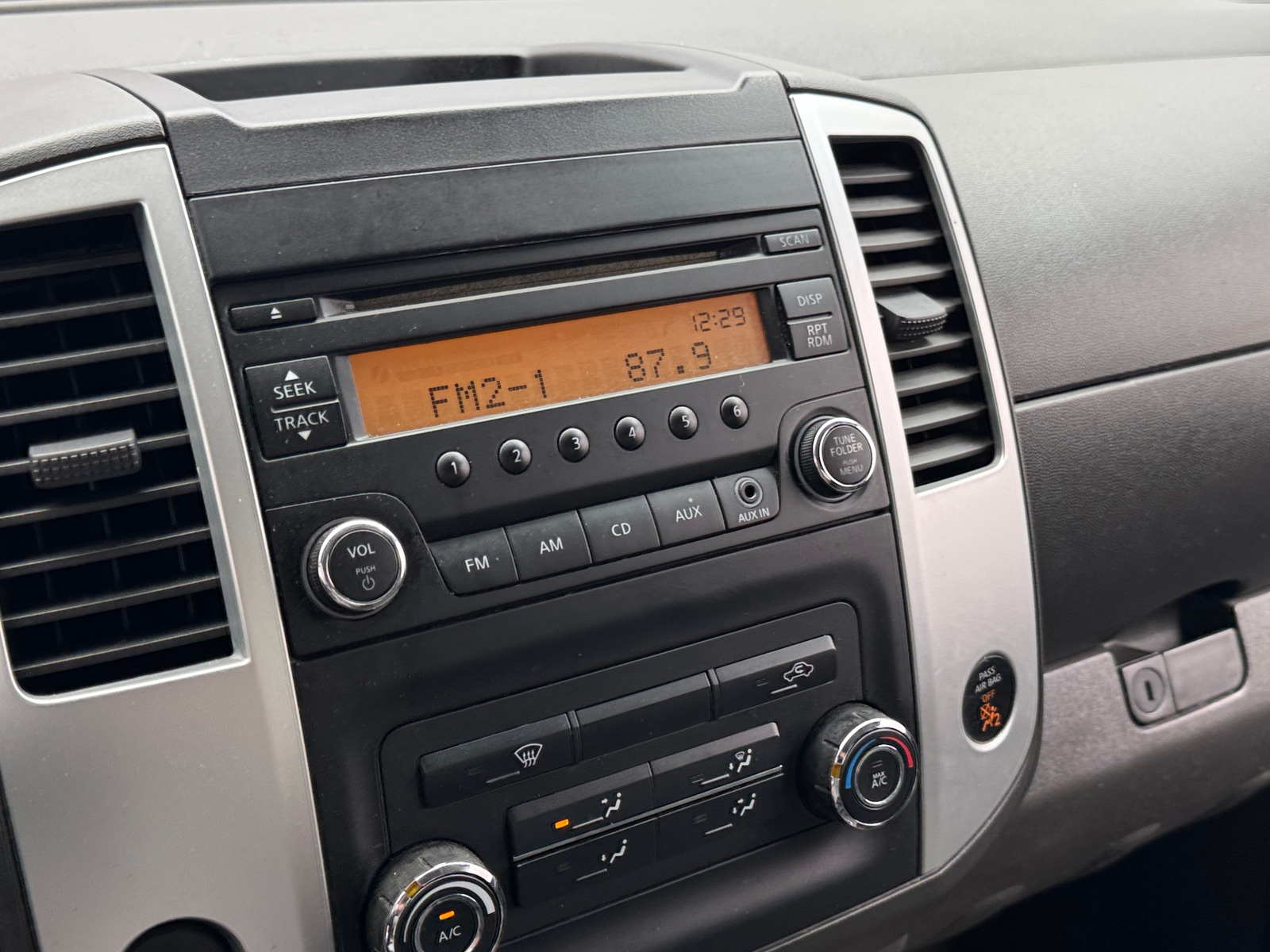 Thumbnail: 2015 Nissan Frontier - 4