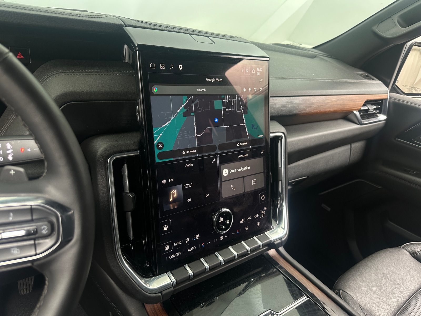 Thumbnail: 2025 GMC Yukon - 3
