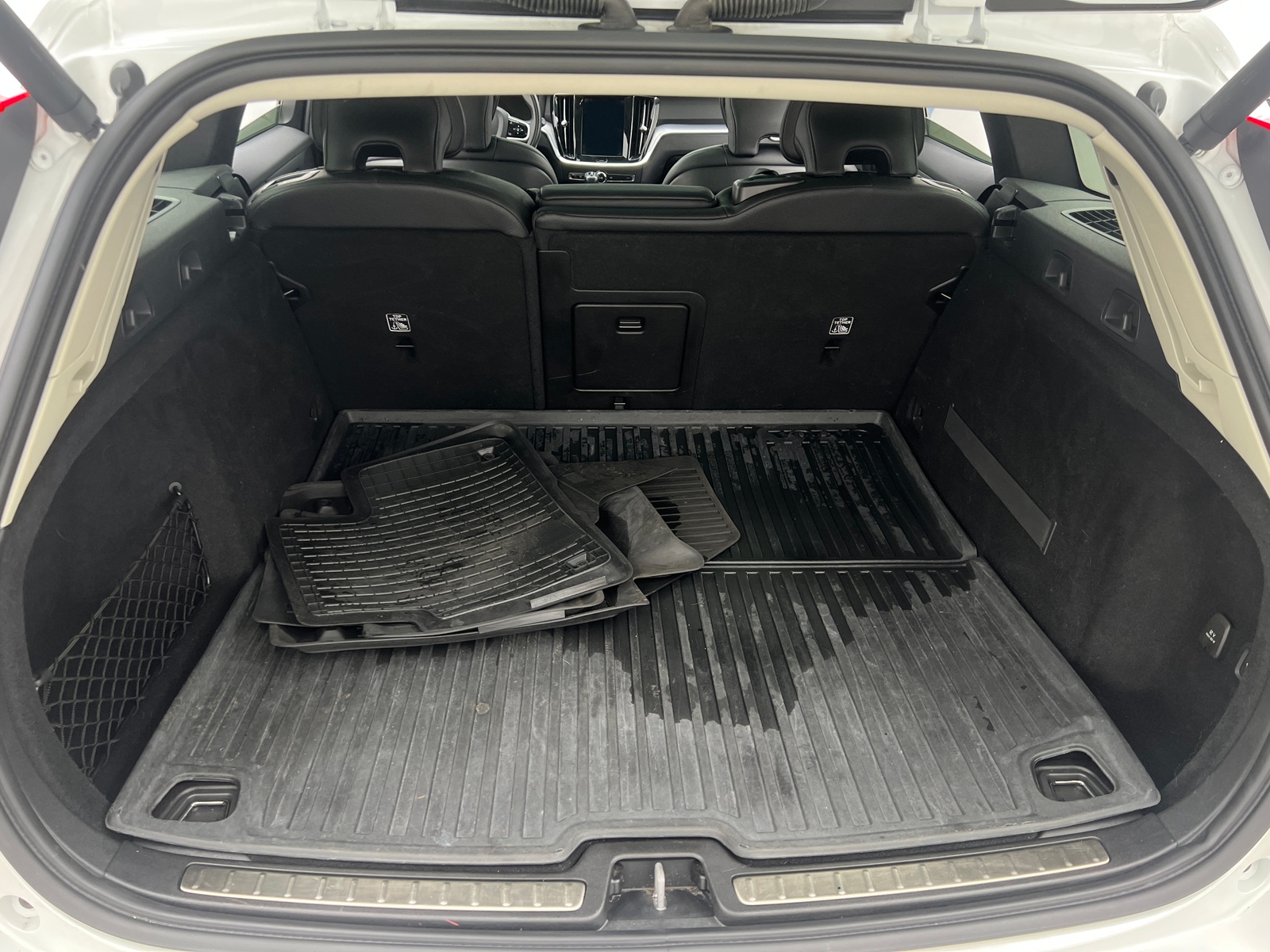 Thumbnail: 2020 Volvo V60 - 6