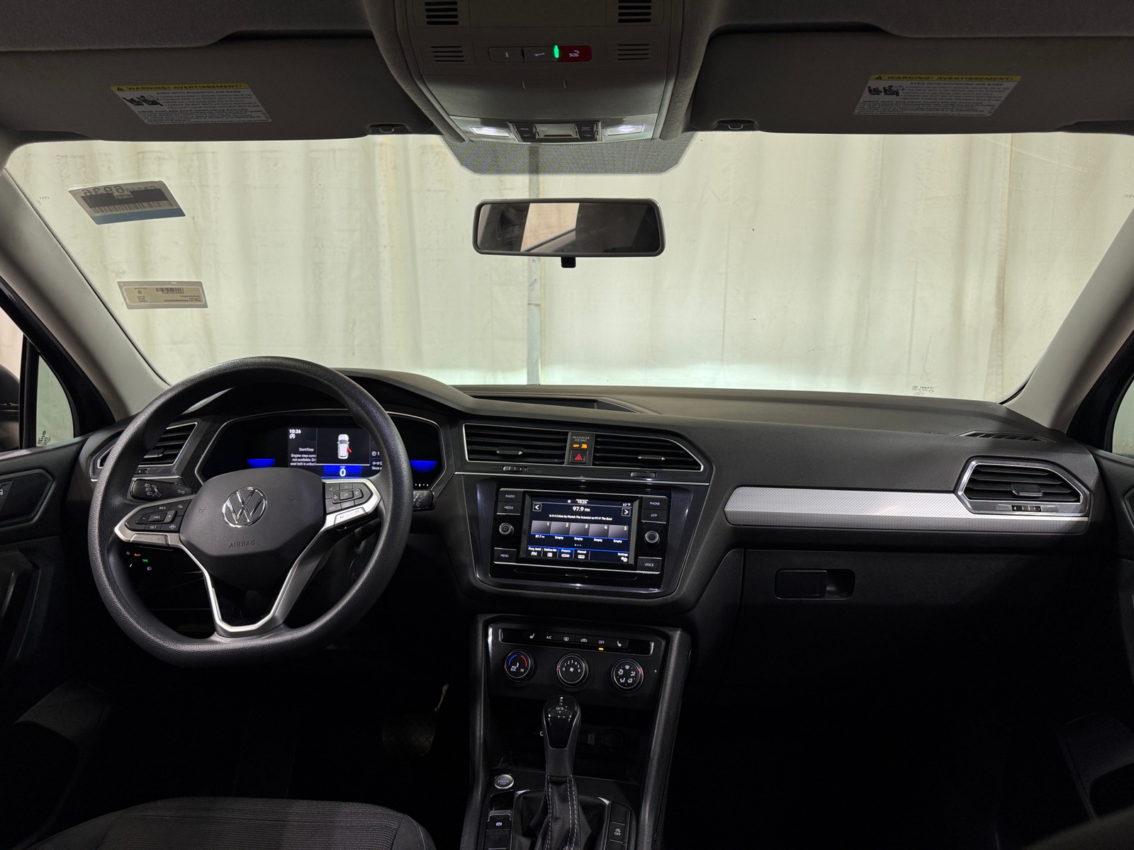 Thumbnail: 2022 Volkswagen Tiguan - 3