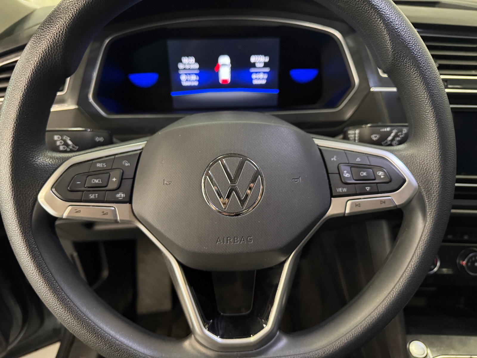 Thumbnail: 2022 Volkswagen Tiguan - 5