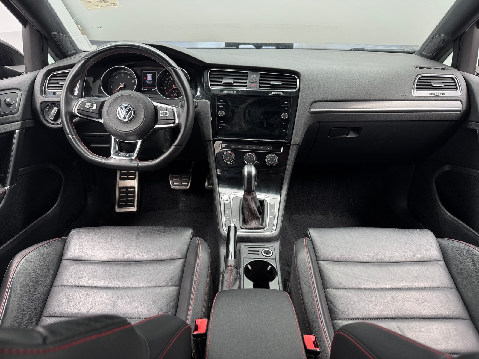 Thumbnail: 2021 Volkswagen Golf - 2