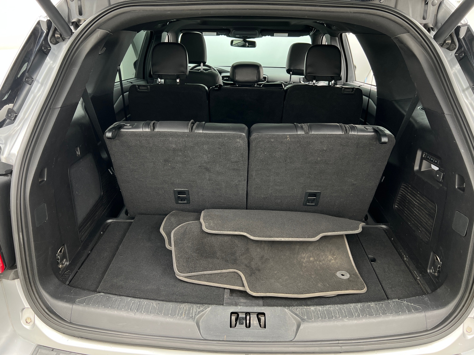Thumbnail: 2021 Ford Explorer - 6