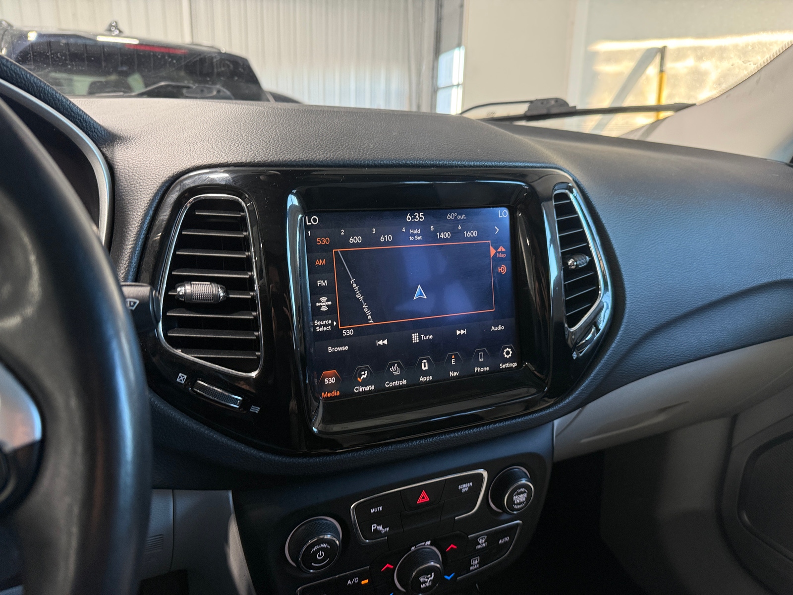 Thumbnail: 2018 Jeep Compass - 3