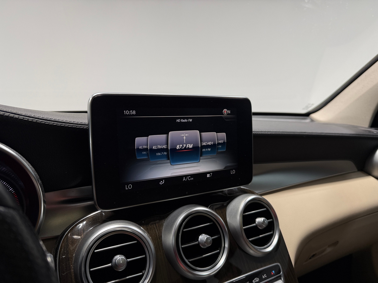 Thumbnail: 2016 Mercedes-Benz GLC - 3