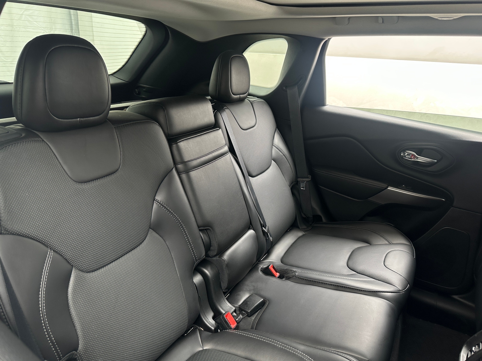 Thumbnail: 2019 Jeep Cherokee - 5