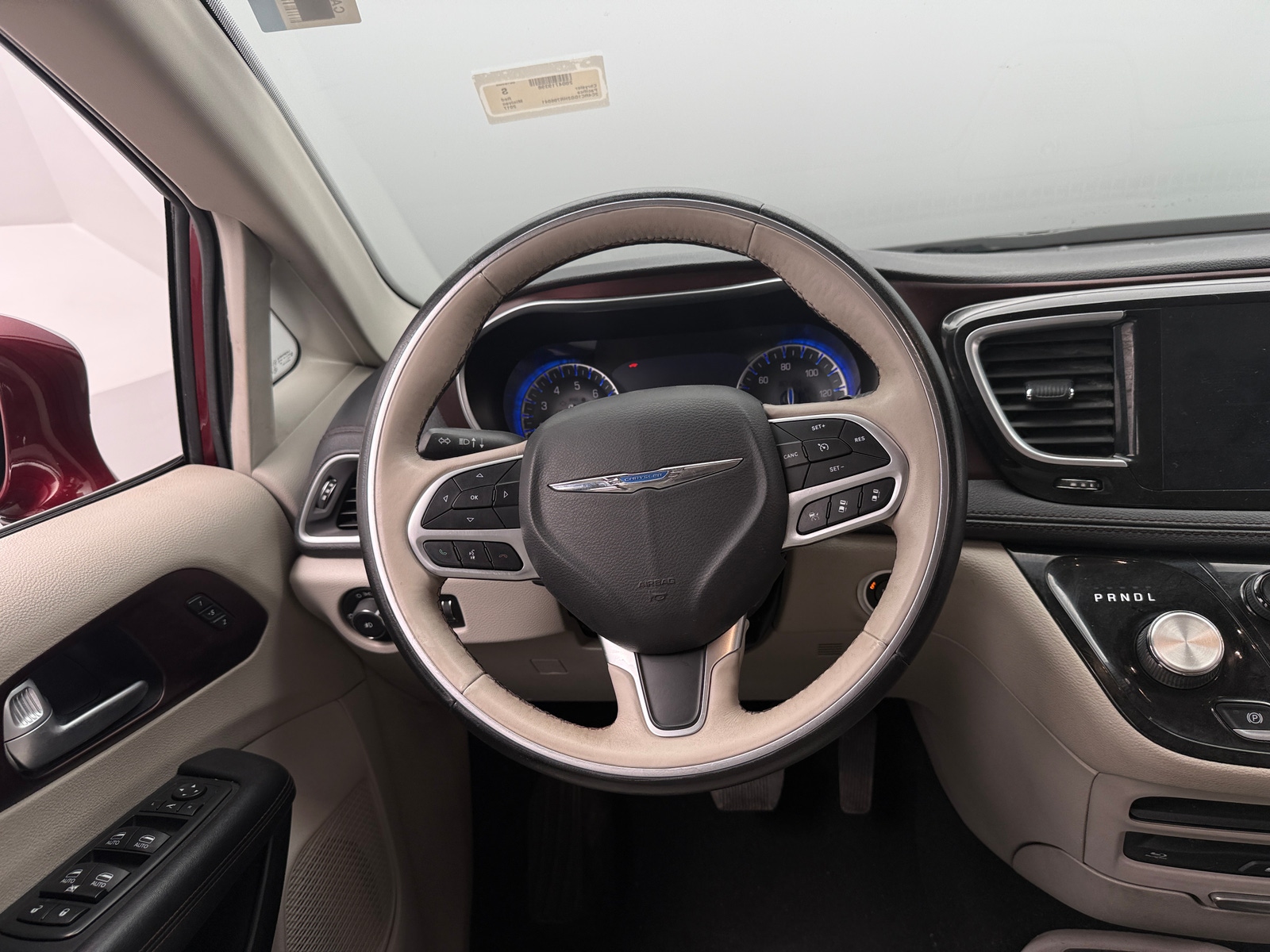 Thumbnail: 2017 Chrysler Pacifica - 4
