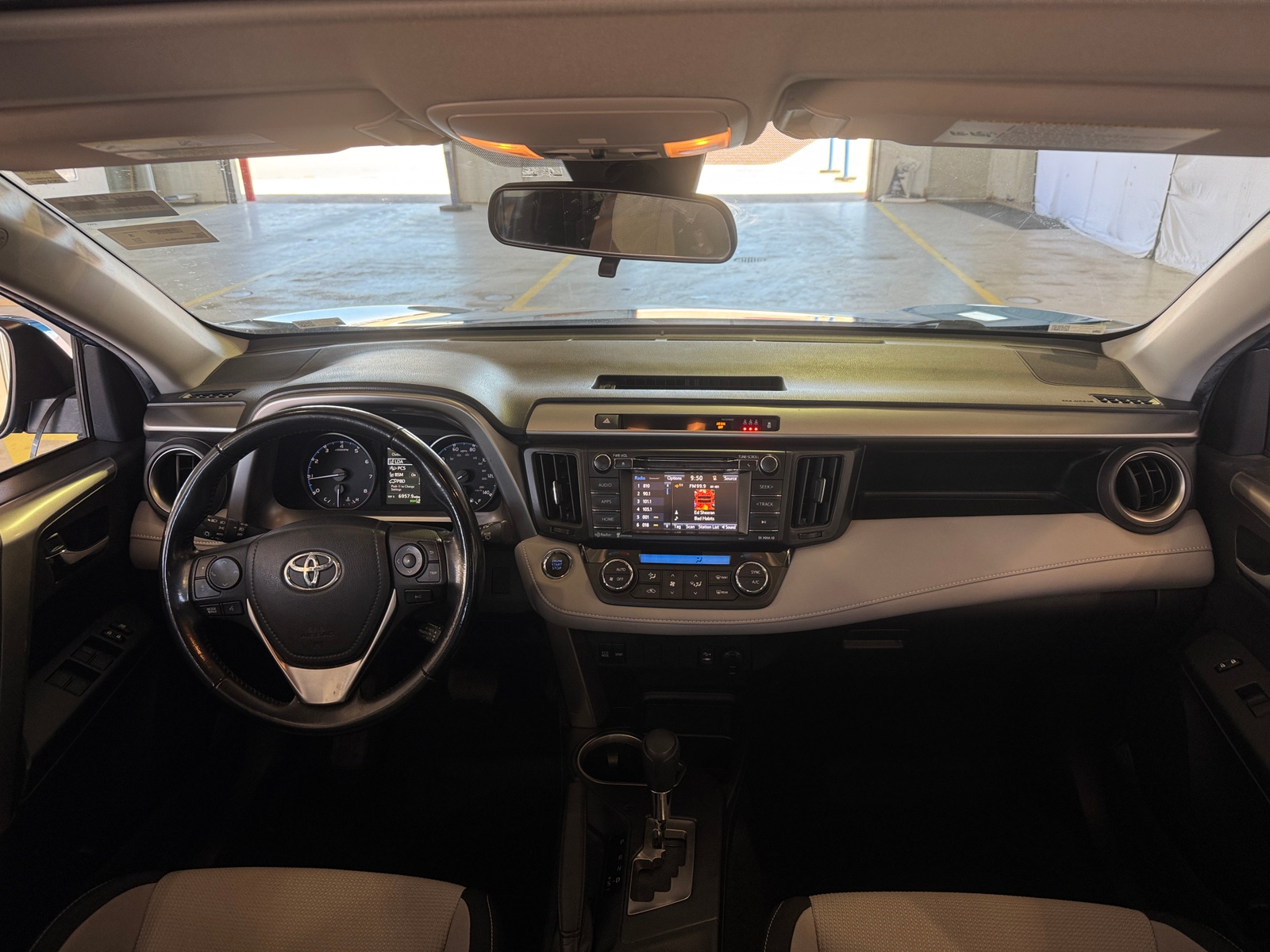Thumbnail: 2017 Toyota RAV4 - 3