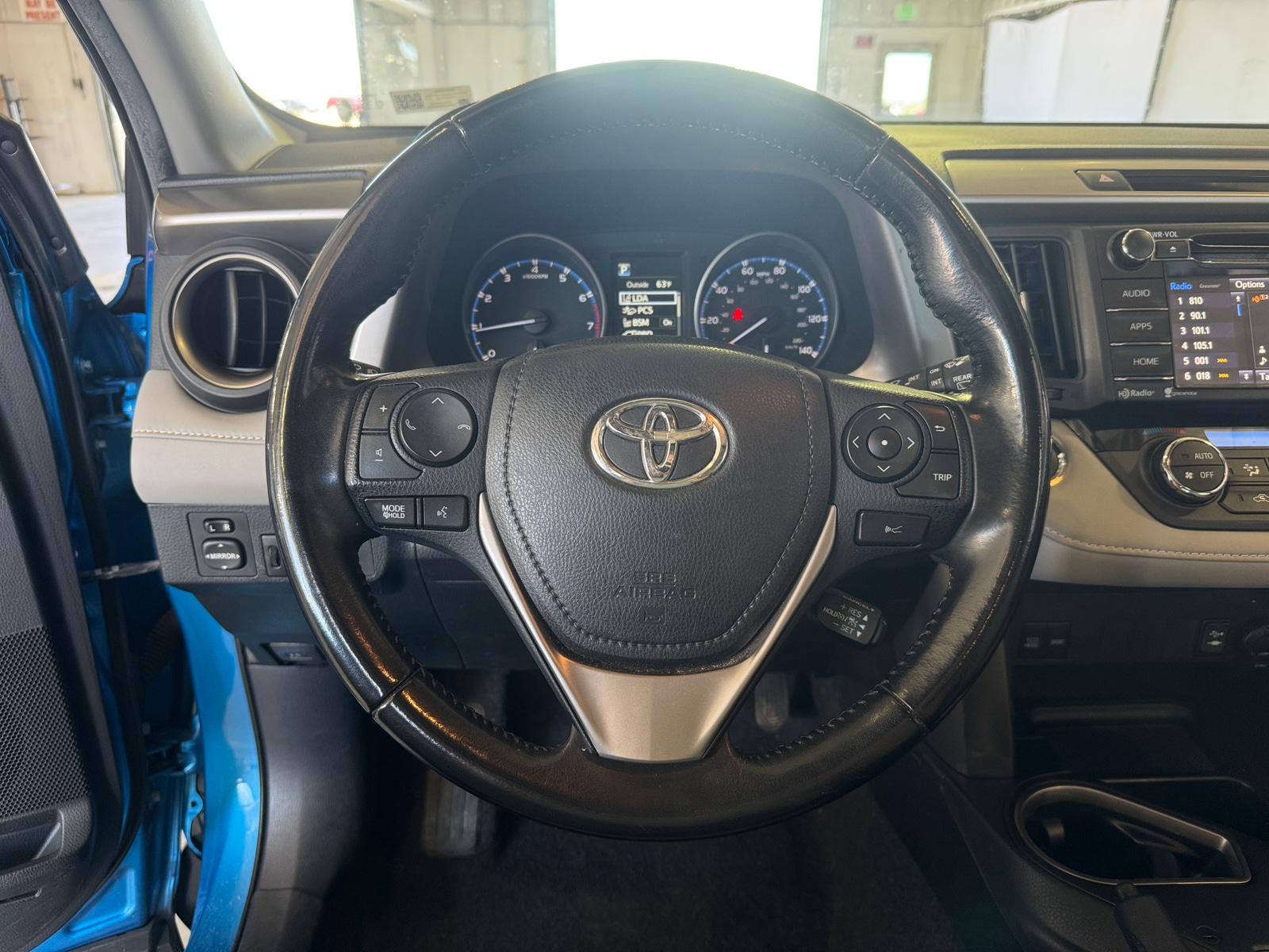 Thumbnail: 2017 Toyota RAV4 - 5