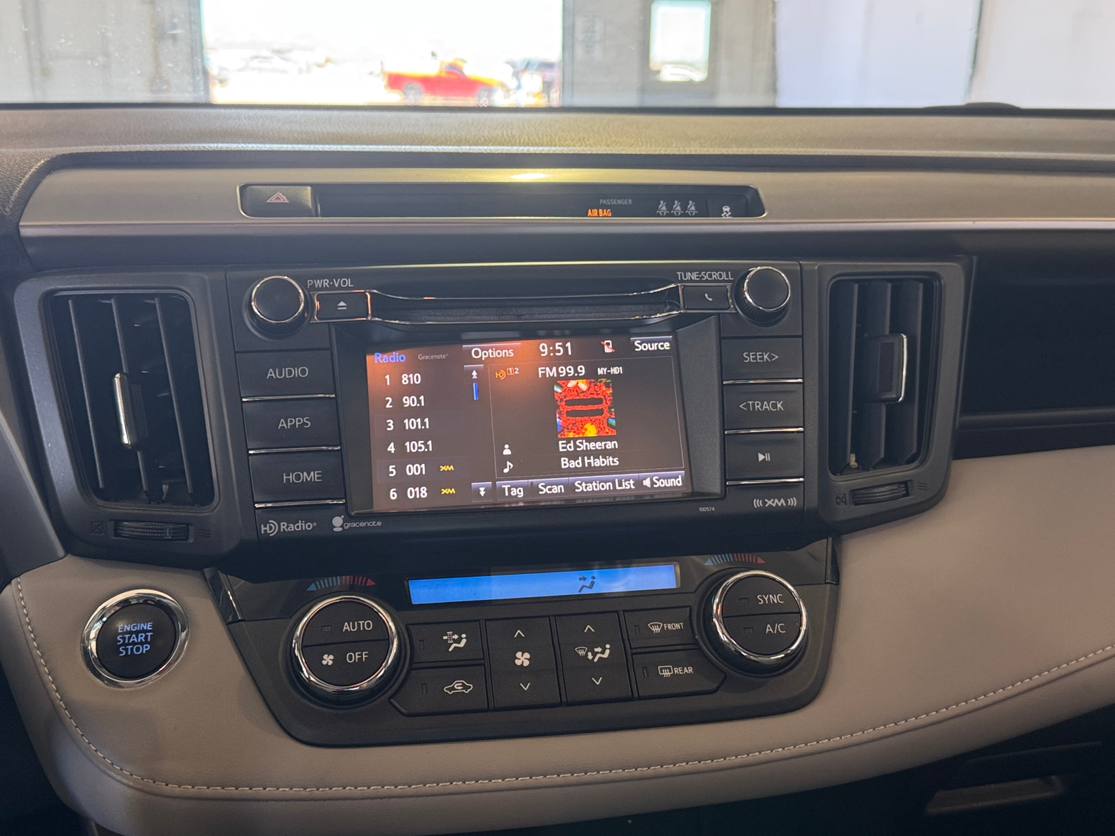 Thumbnail: 2017 Toyota RAV4 - 4