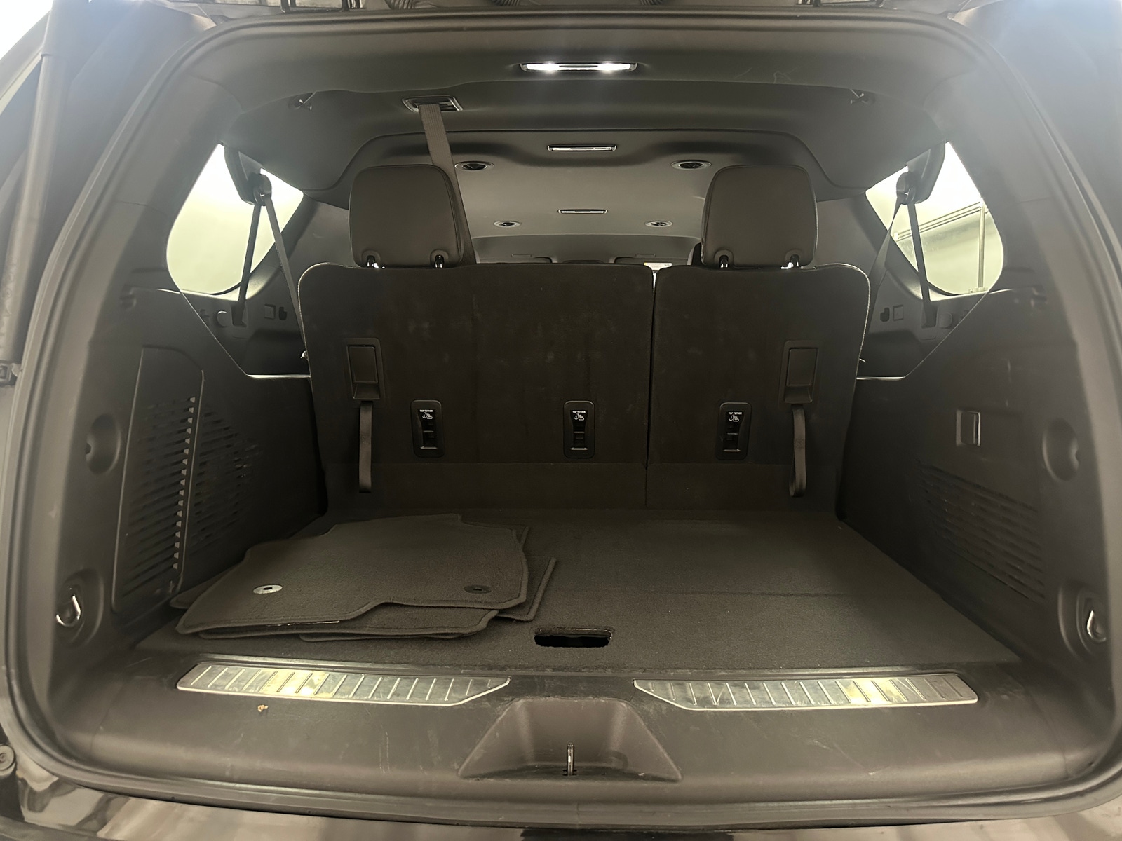 Thumbnail: 2025 Chevrolet Suburban - 6