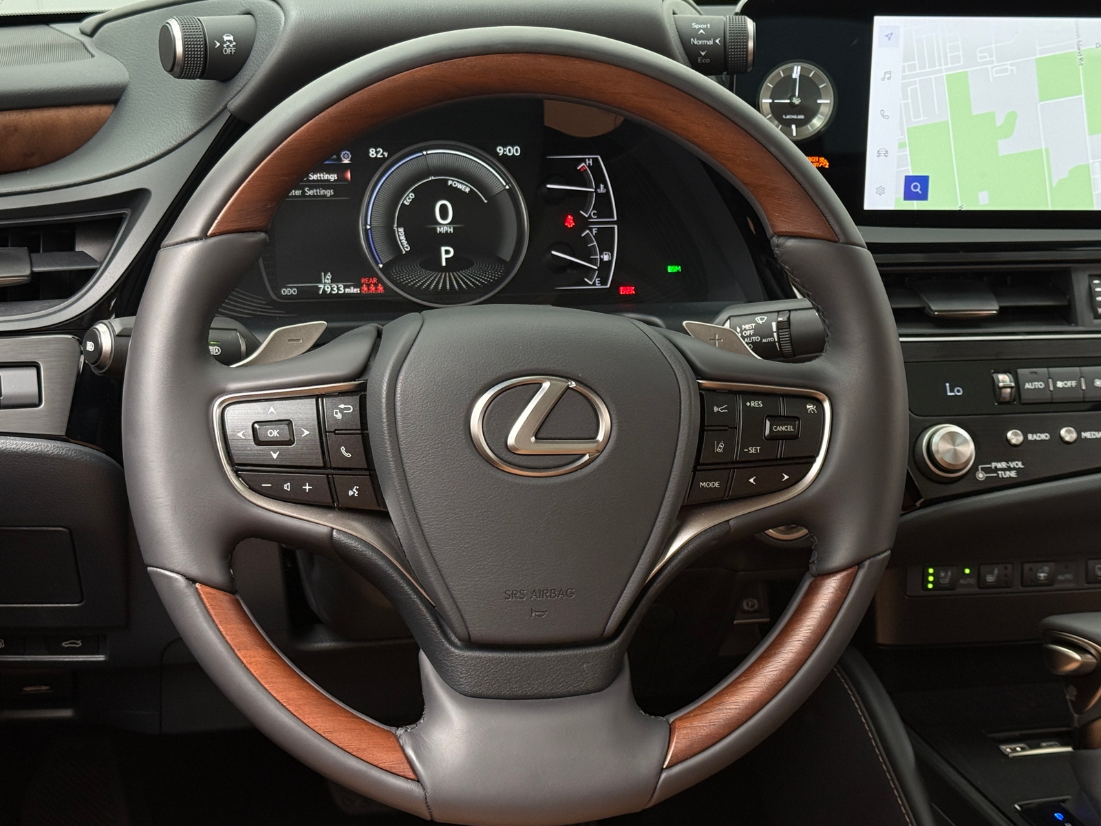 Thumbnail: 2025 Lexus ES - 4