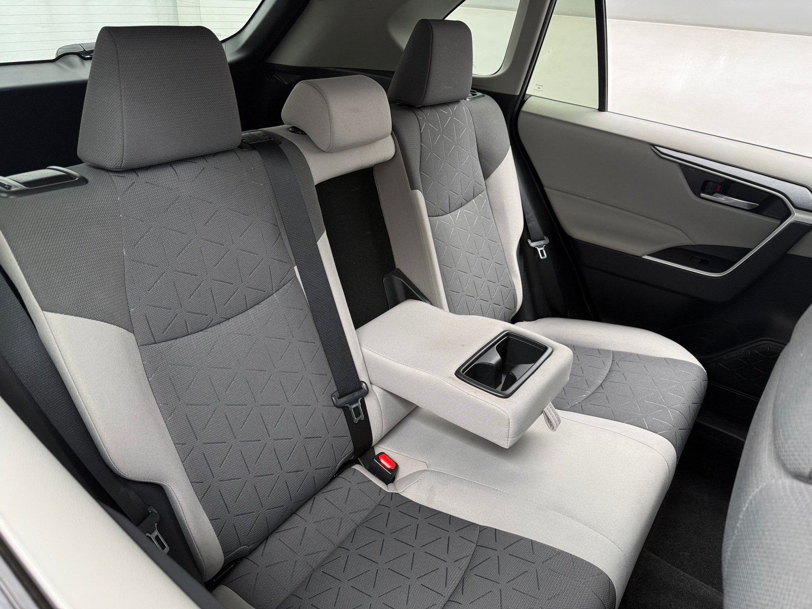 Thumbnail: 2020 Toyota RAV4 - 6