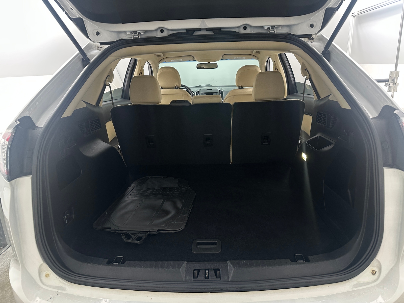 Thumbnail: 2016 Ford Edge - 7