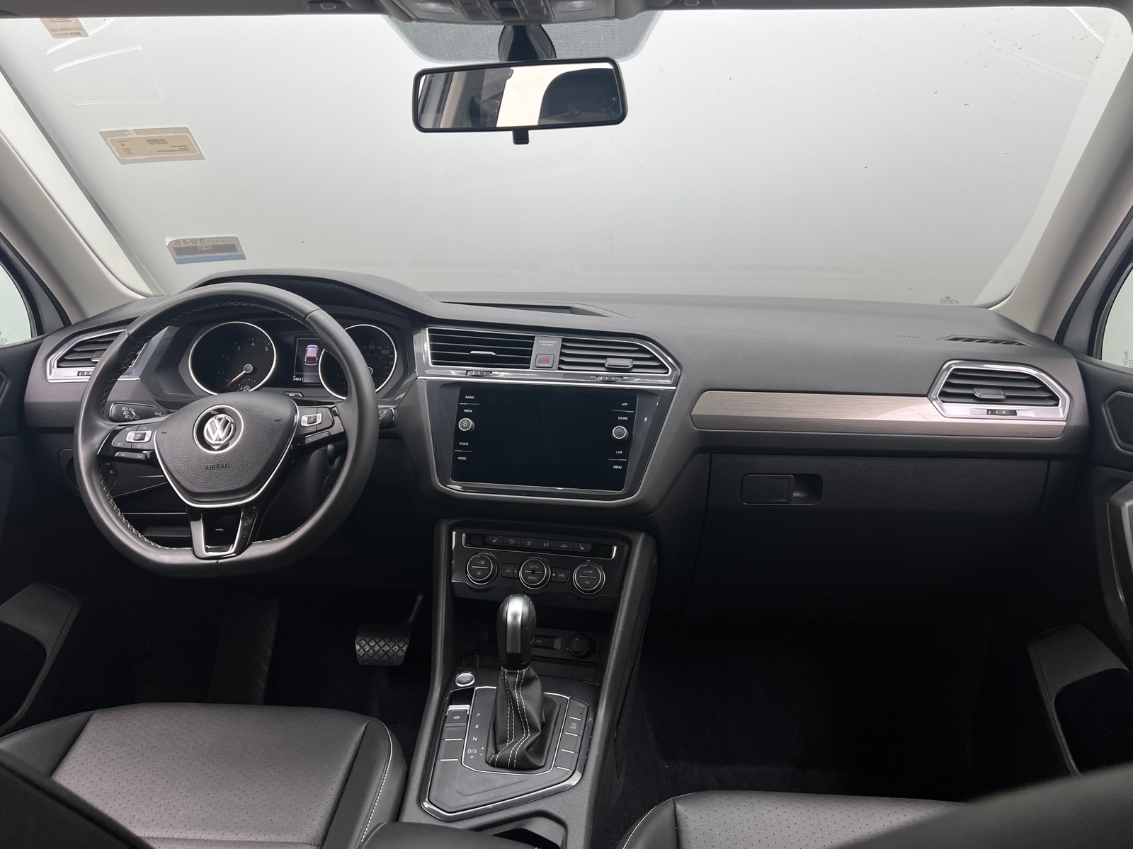 Thumbnail: 2021 Volkswagen Tiguan - 2