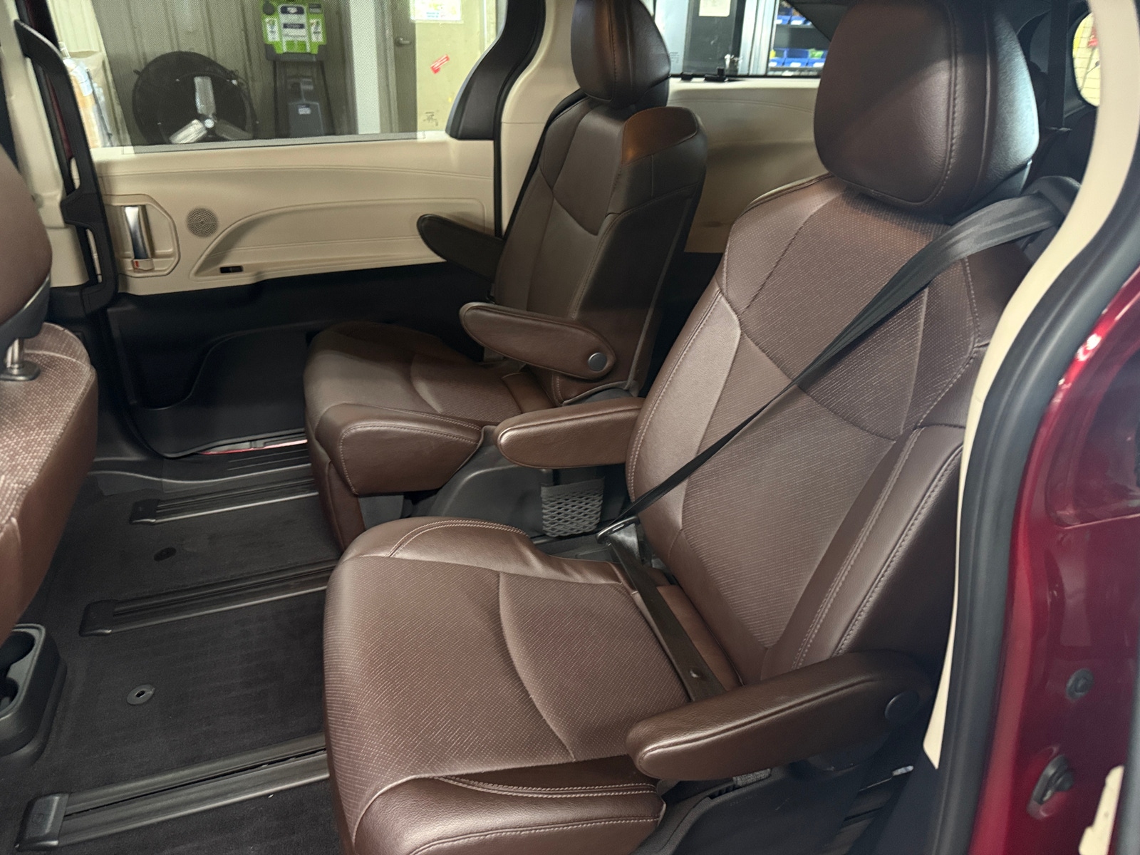 Thumbnail: 2021 Toyota Sienna - 5