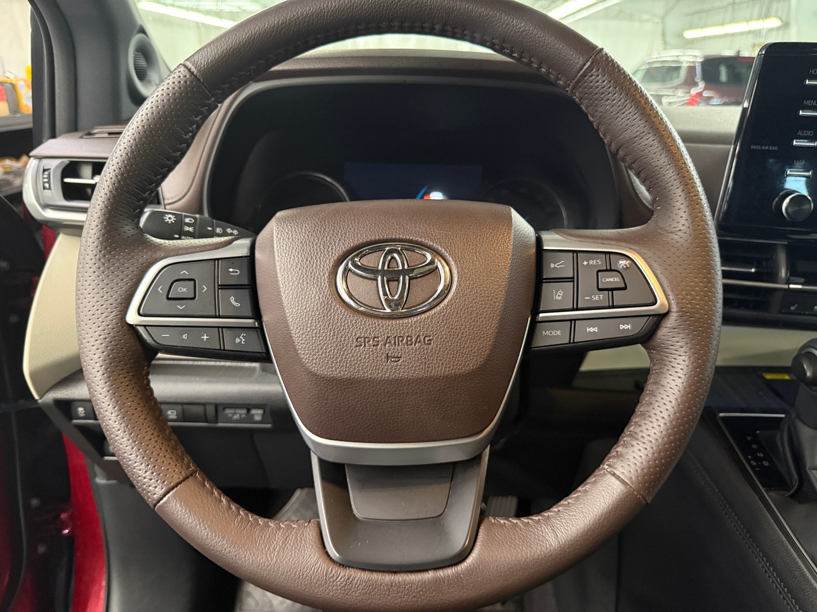 Thumbnail: 2021 Toyota Sienna - 4