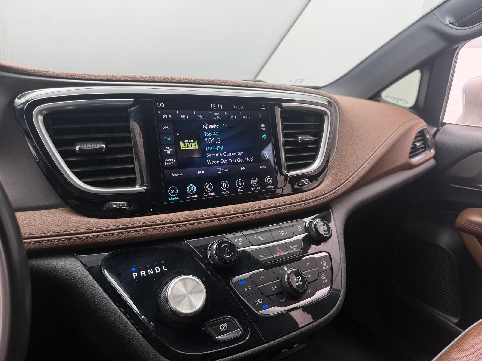 Thumbnail: 2020 Chrysler Pacifica - 3