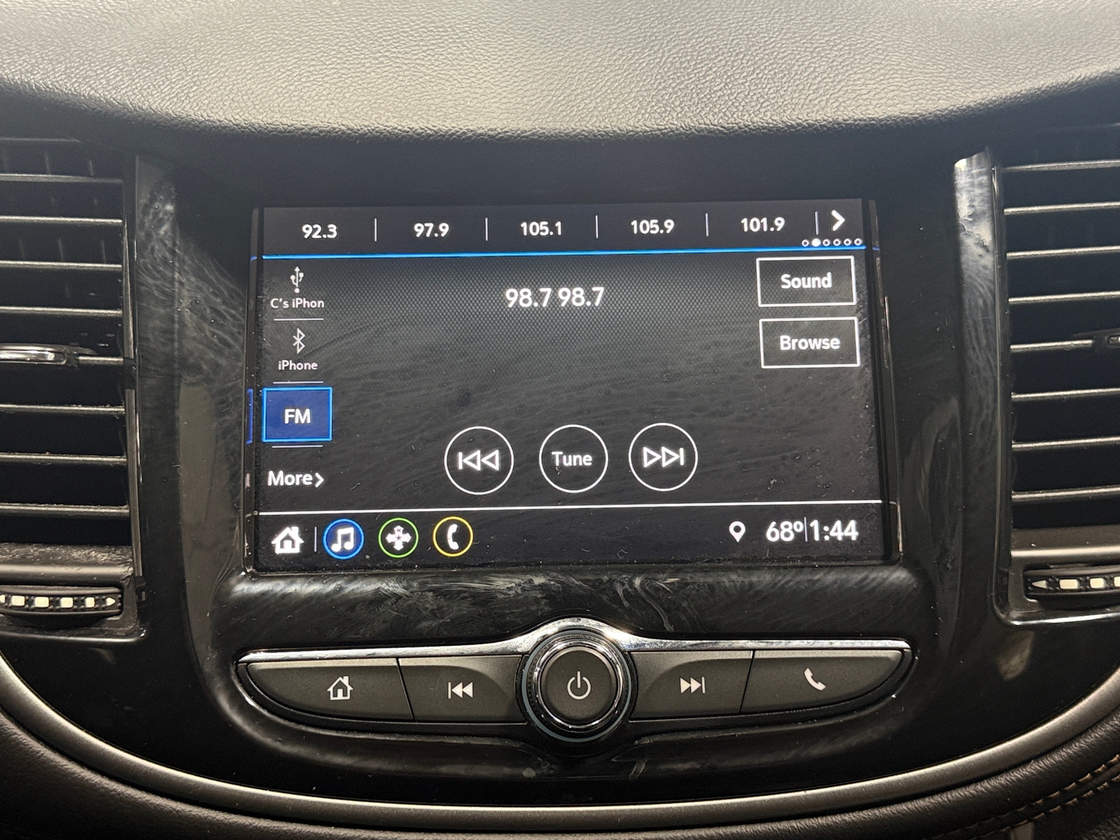Thumbnail: 2019 Chevrolet Trax - 4