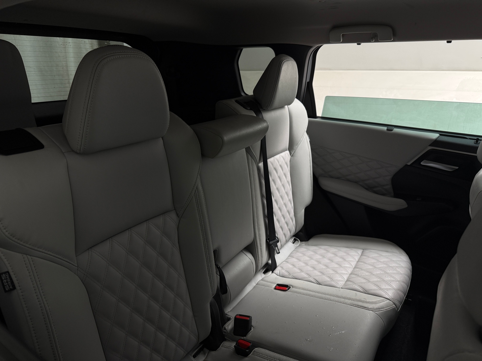 Thumbnail: 2023 Mitsubishi Outlander - 5