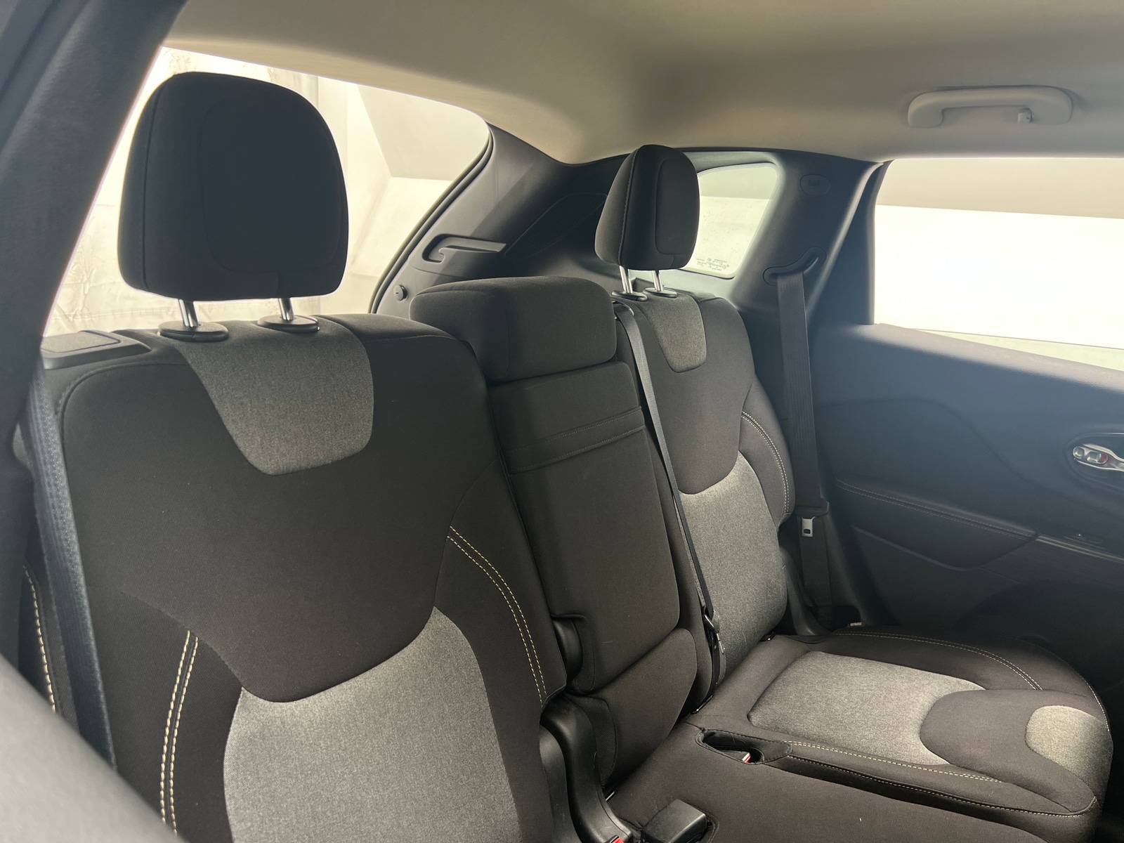 Thumbnail: 2016 Jeep Cherokee - 6
