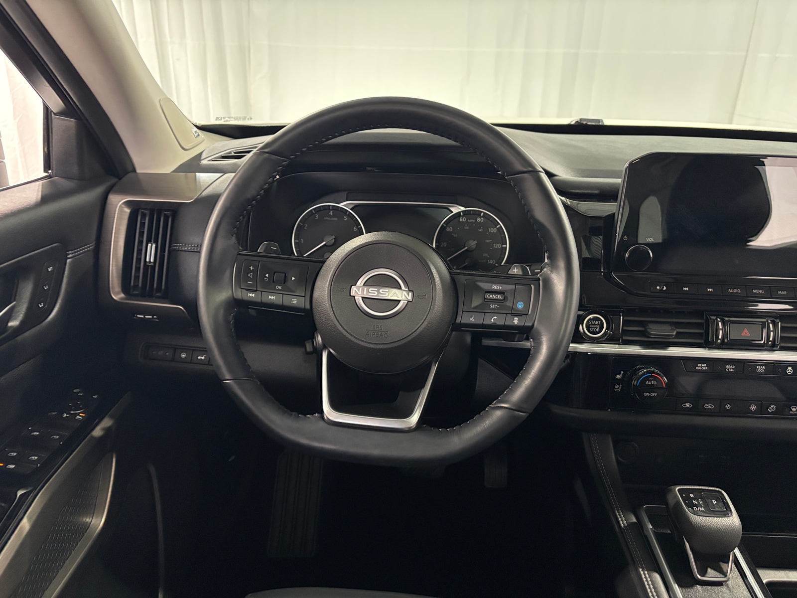 Thumbnail: 2023 Nissan Pathfinder - 4