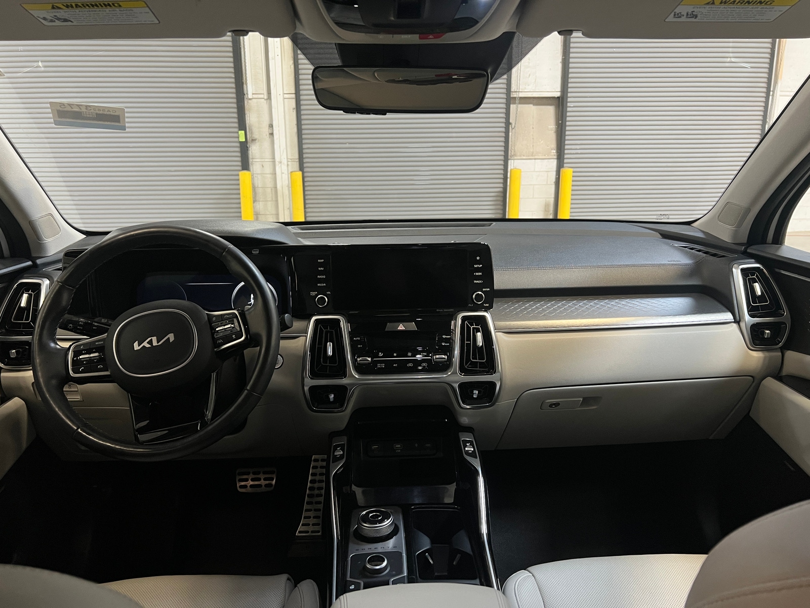 Thumbnail: 2023 Kia Sorento - 2