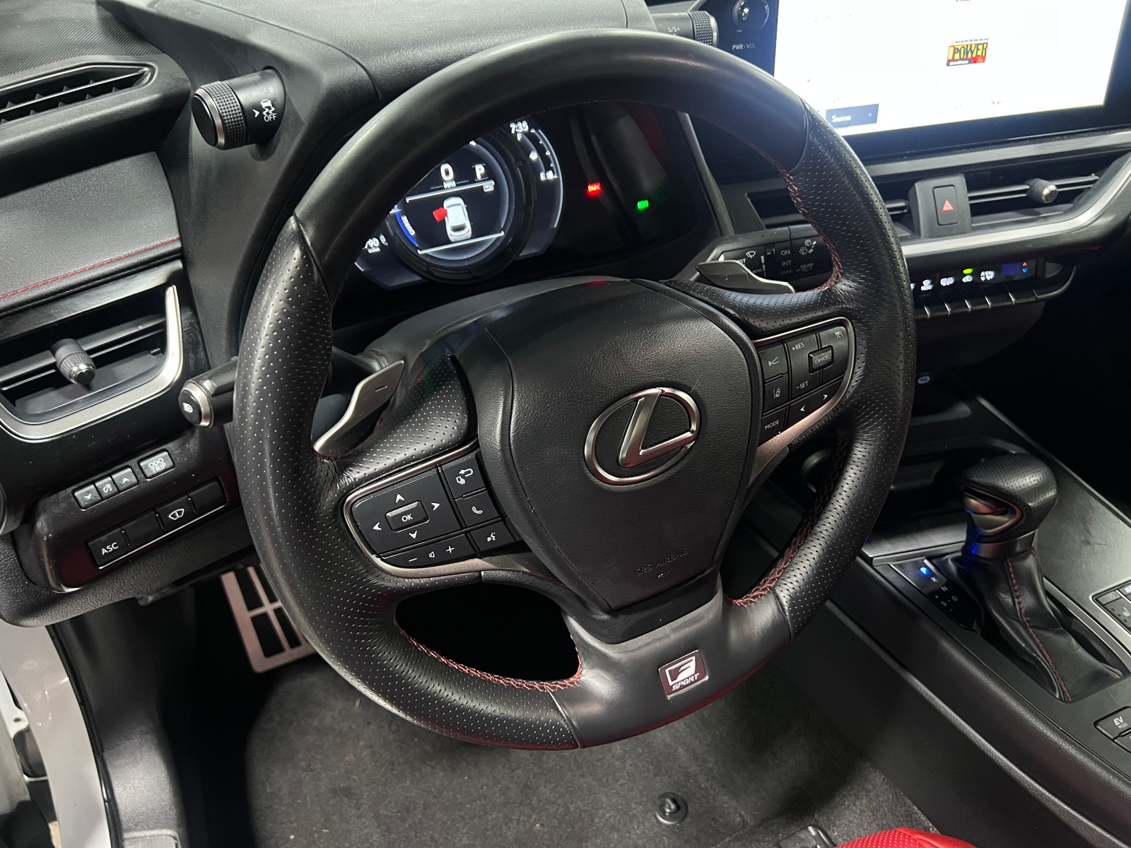 Thumbnail: 2024 Lexus UX - 4