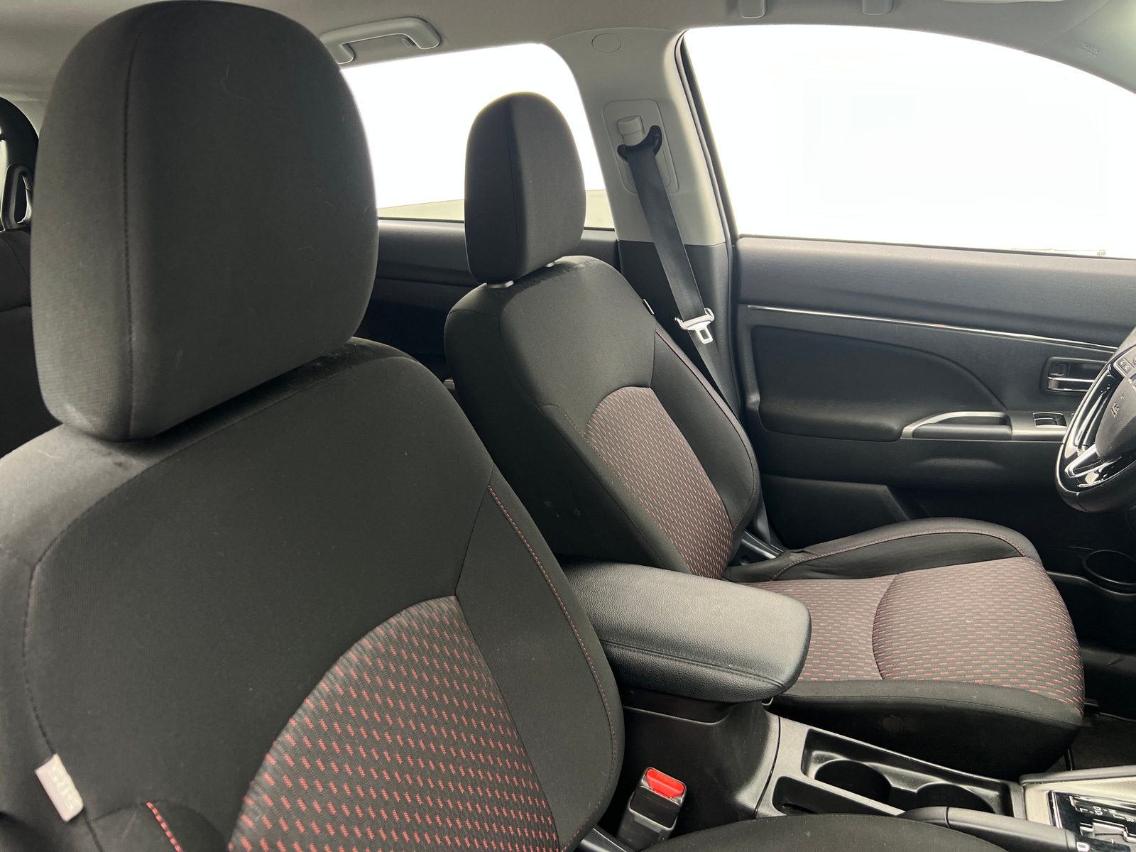 Thumbnail: 2019 Mitsubishi Outlander Sport - 2