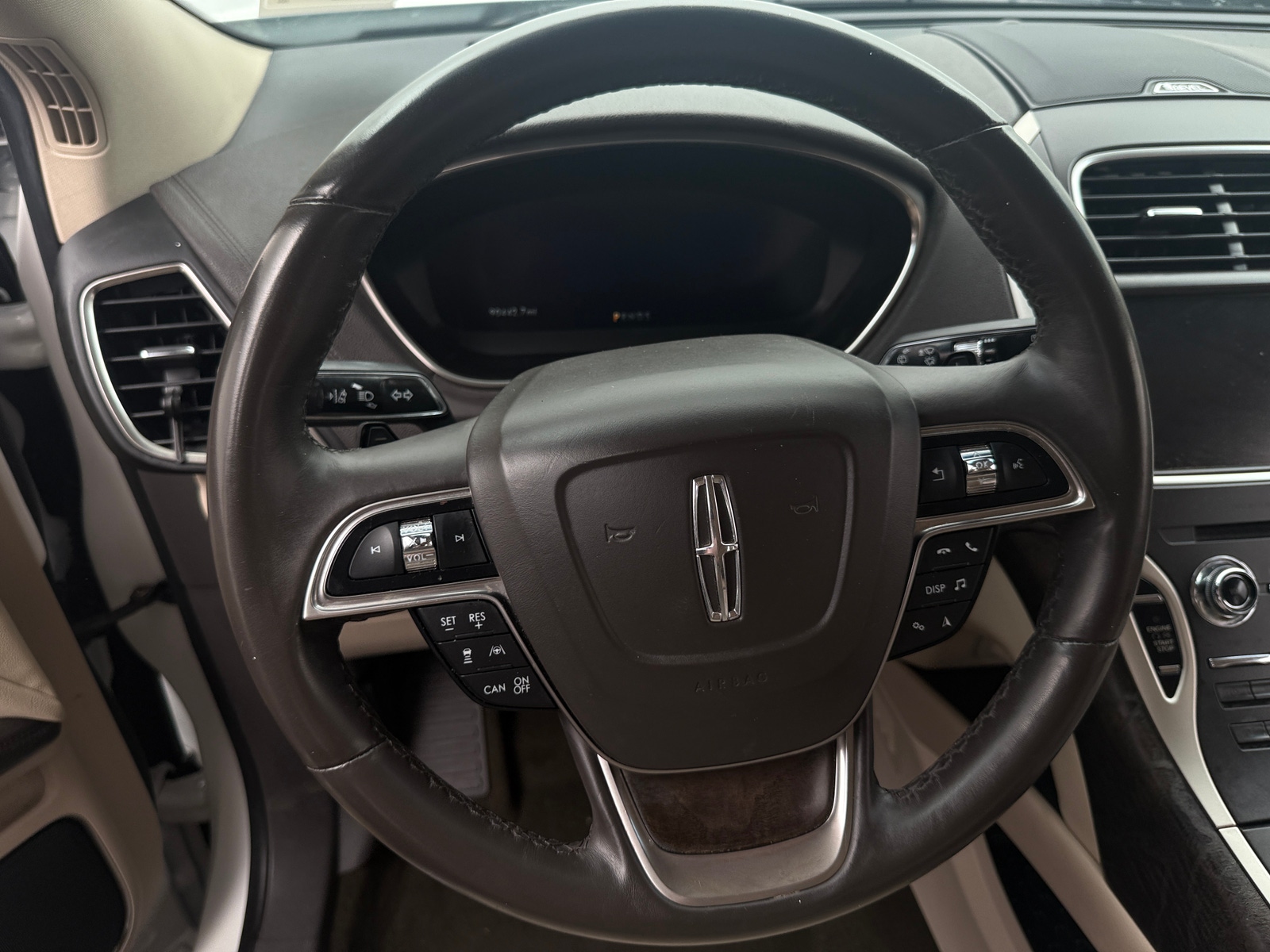 Thumbnail: 2020 Lincoln Nautilus - 4