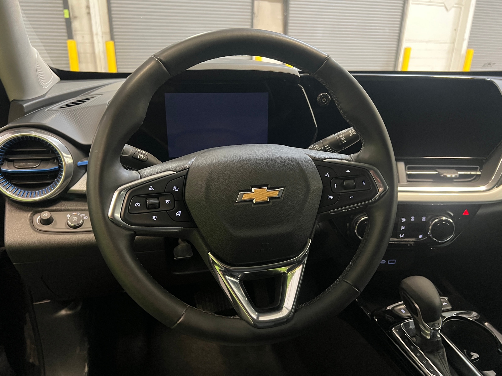 Thumbnail: 2025 Chevrolet Trax - 5