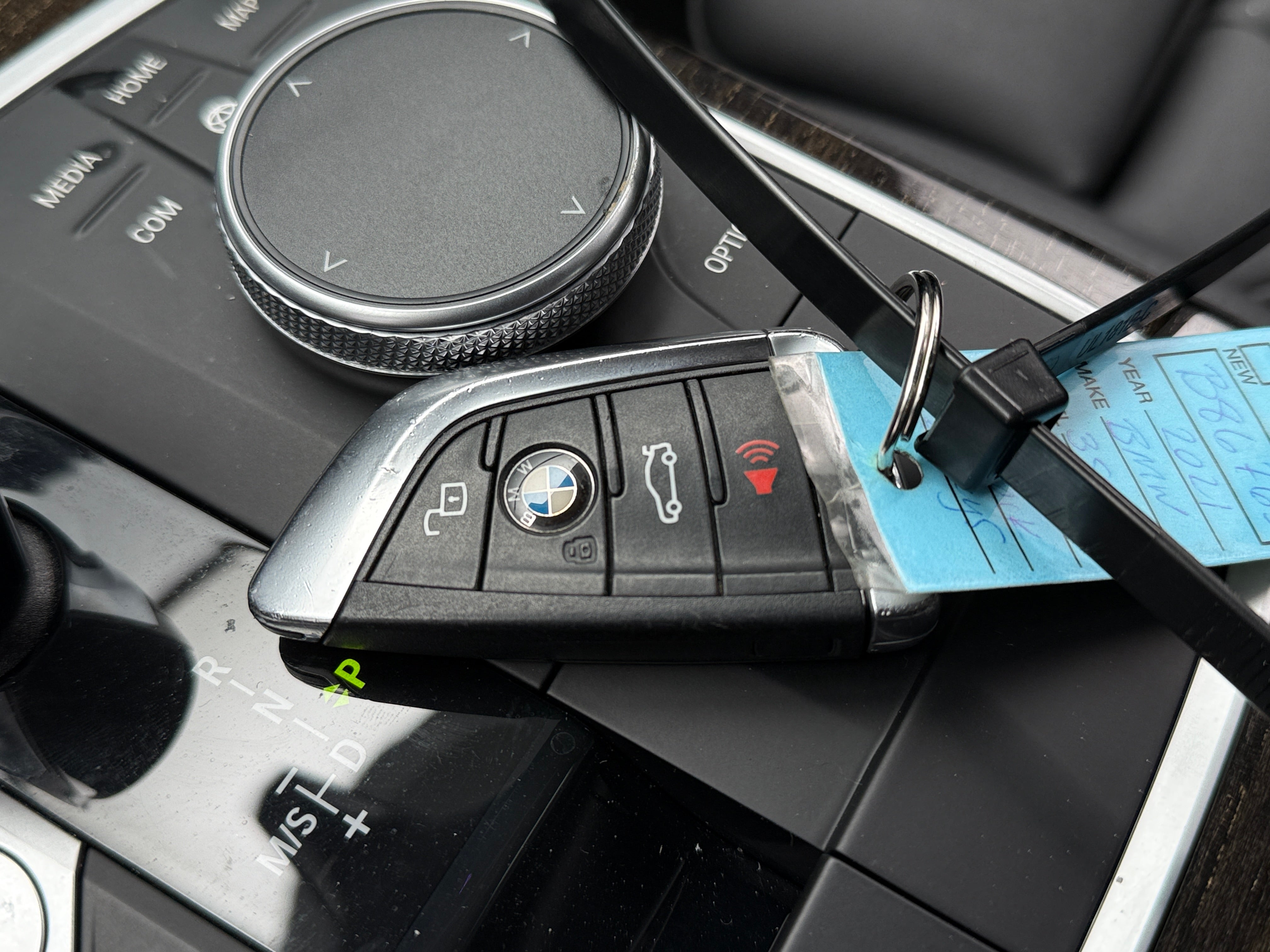 2021 BMW 3 Series 330e - Photo 11