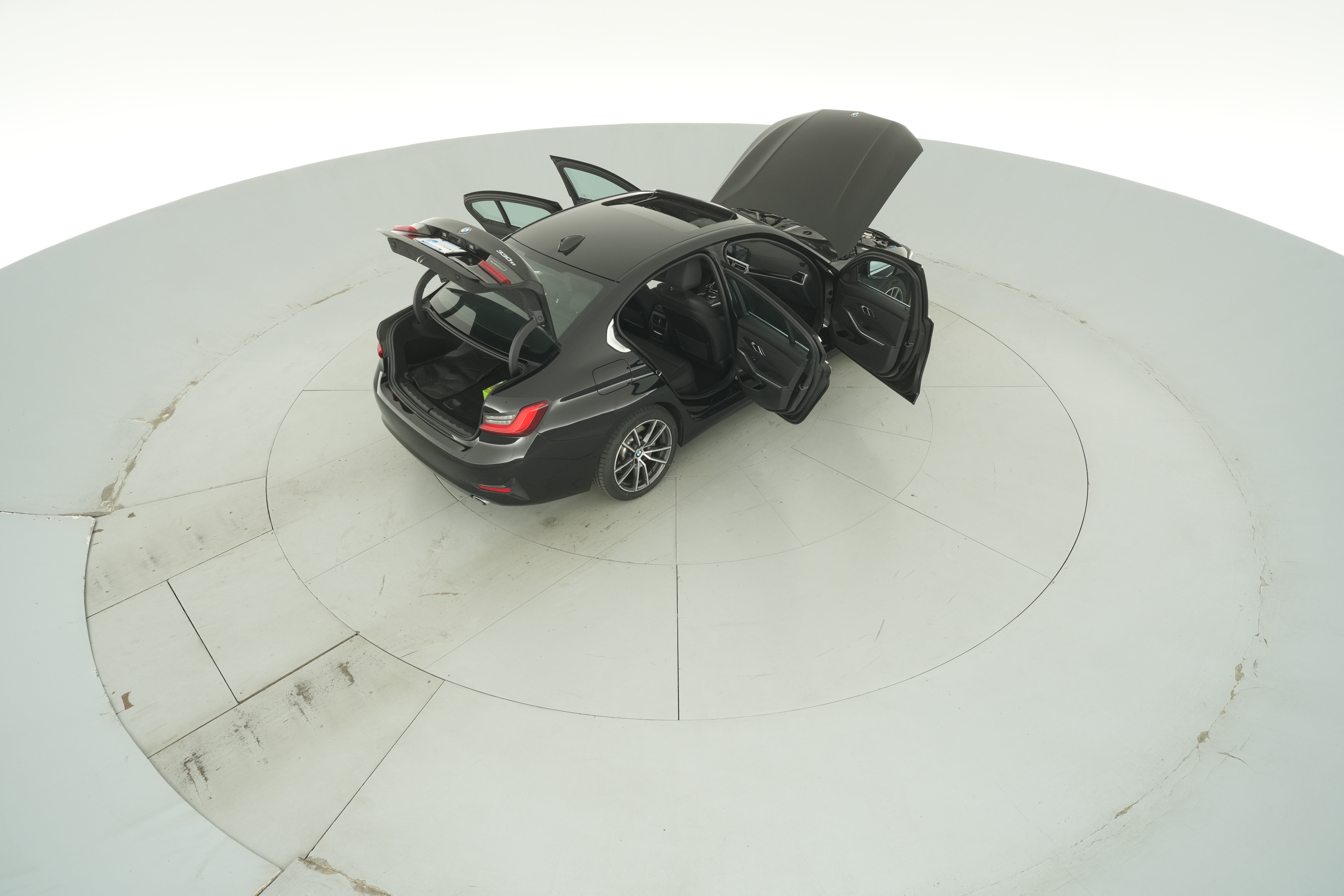 2021 BMW 3 Series 330e - Photo 48