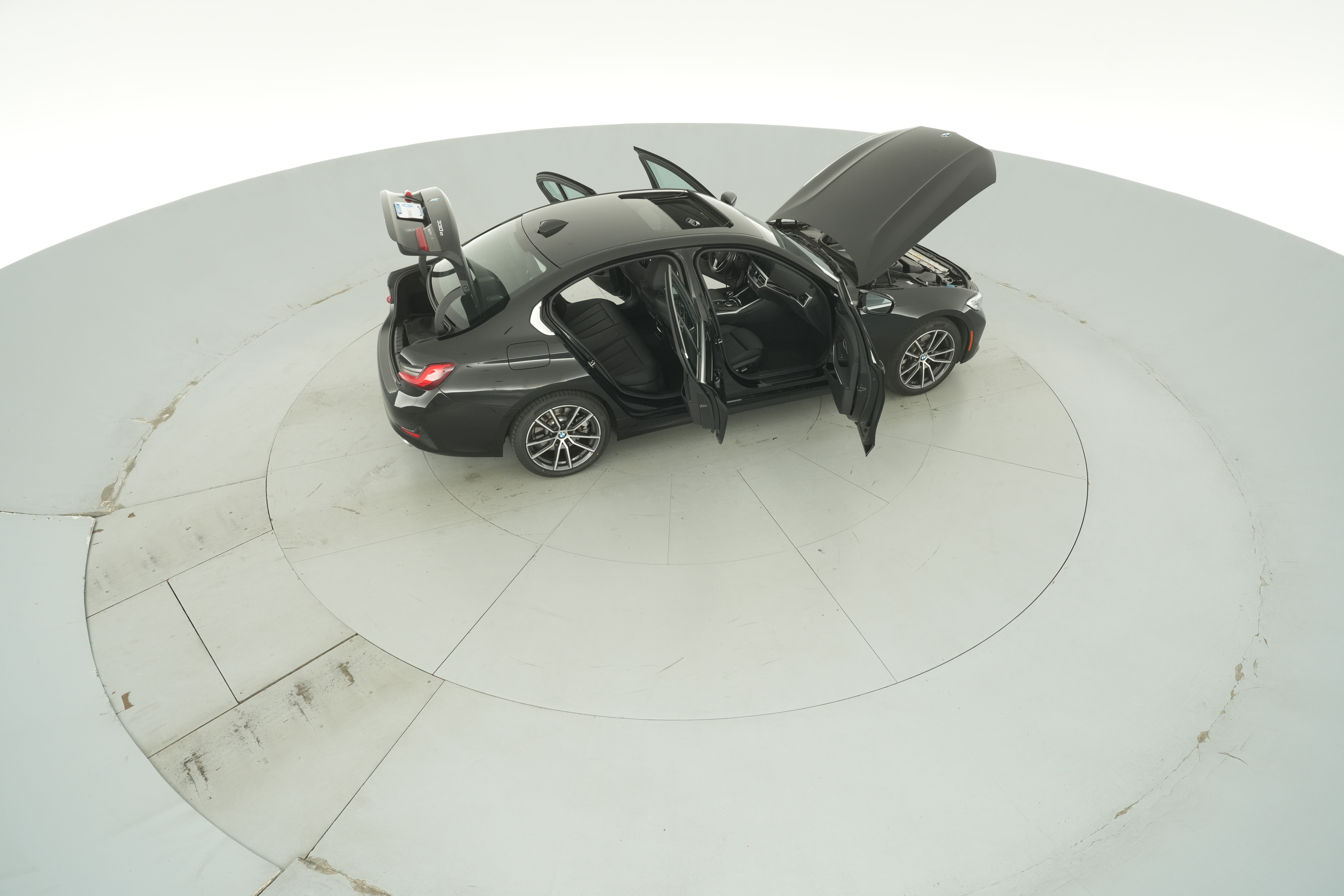 2021 BMW 3 Series 330e - Photo 49