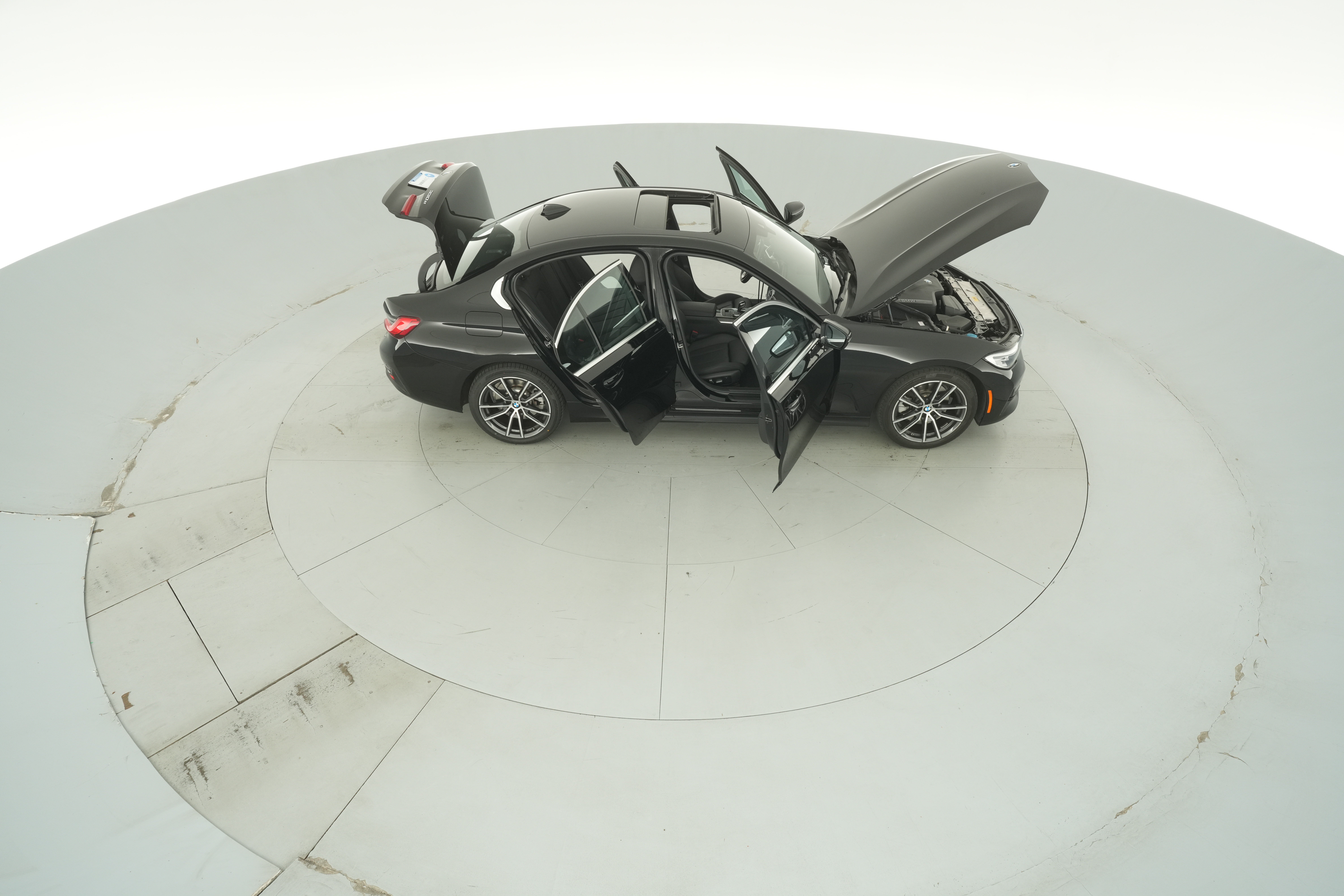 2021 BMW 3 Series 330e - Photo 50