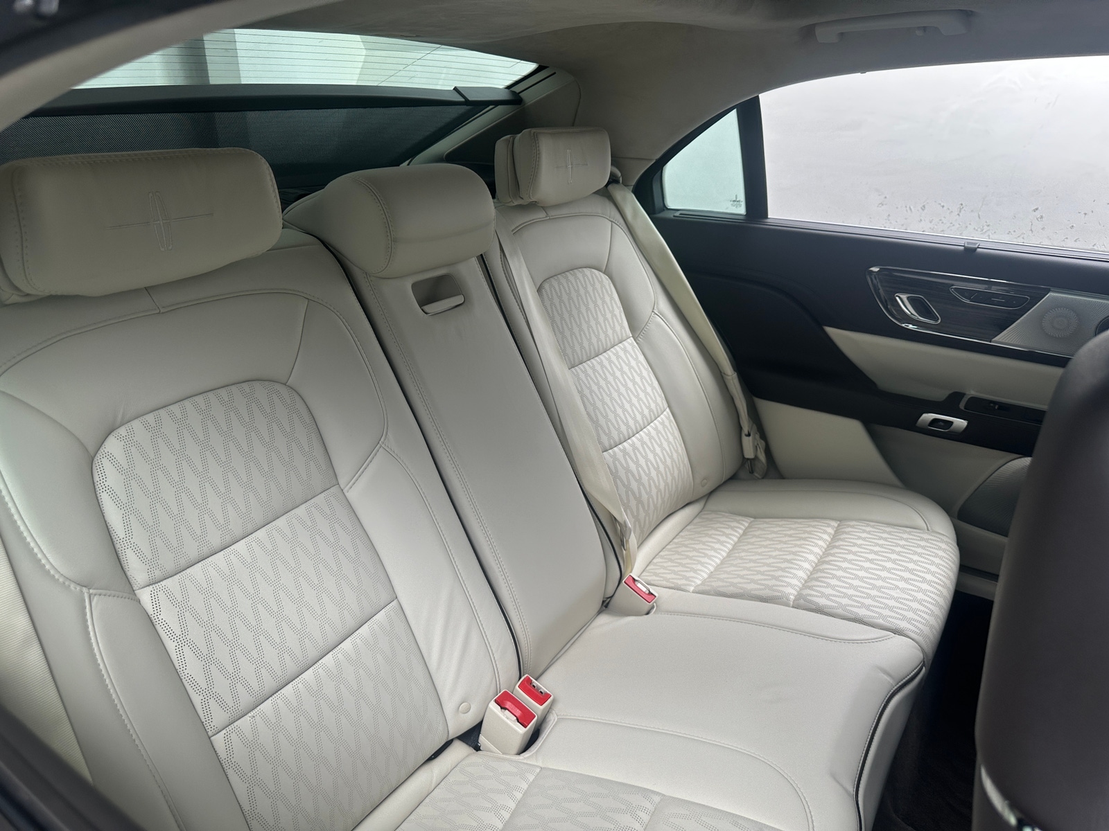 Thumbnail: 2018 Lincoln Continental - 5