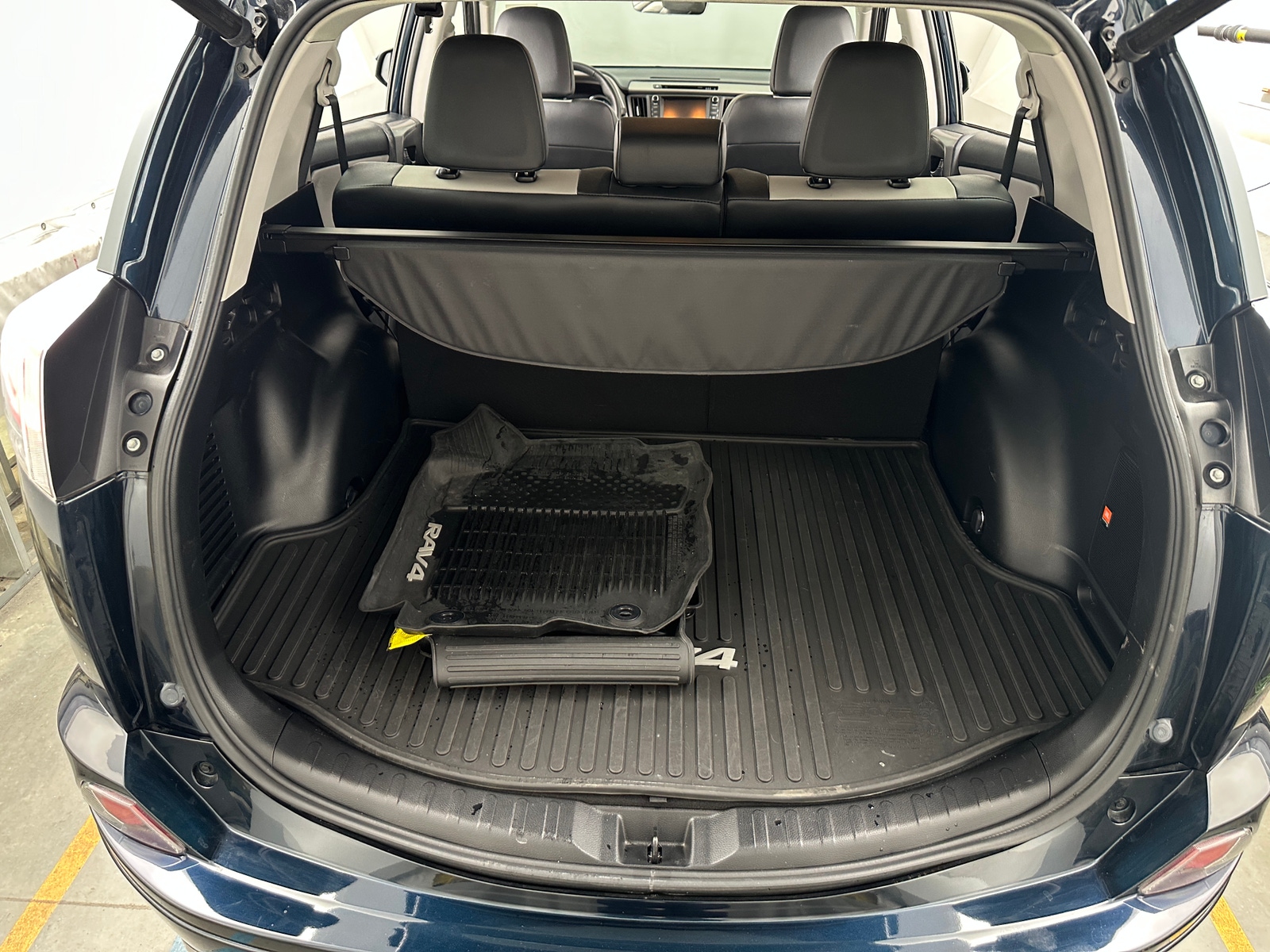 Thumbnail: 2017 Toyota RAV4 - 6