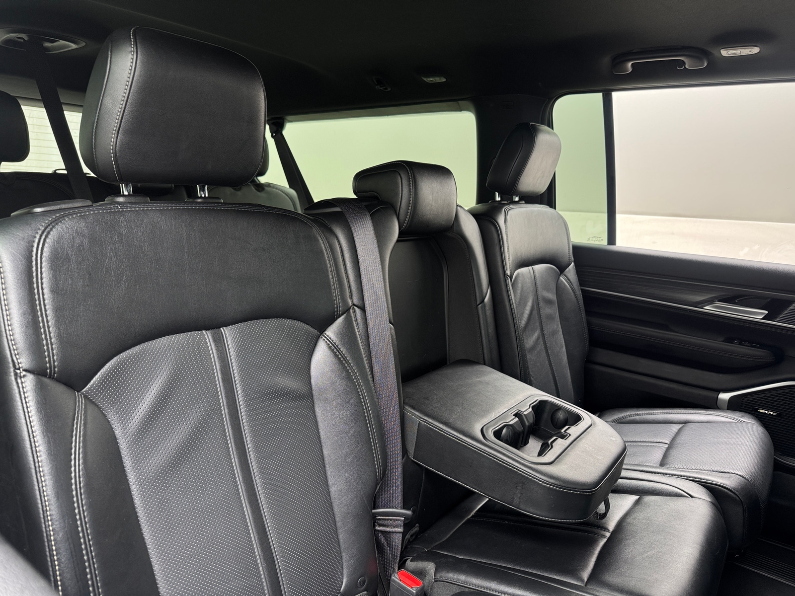 Thumbnail: 2024 Jeep Wagoneer - 5